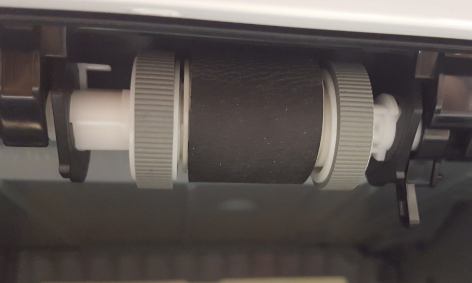 P2015dn gives "print cartridge door is open" error when it i... HP