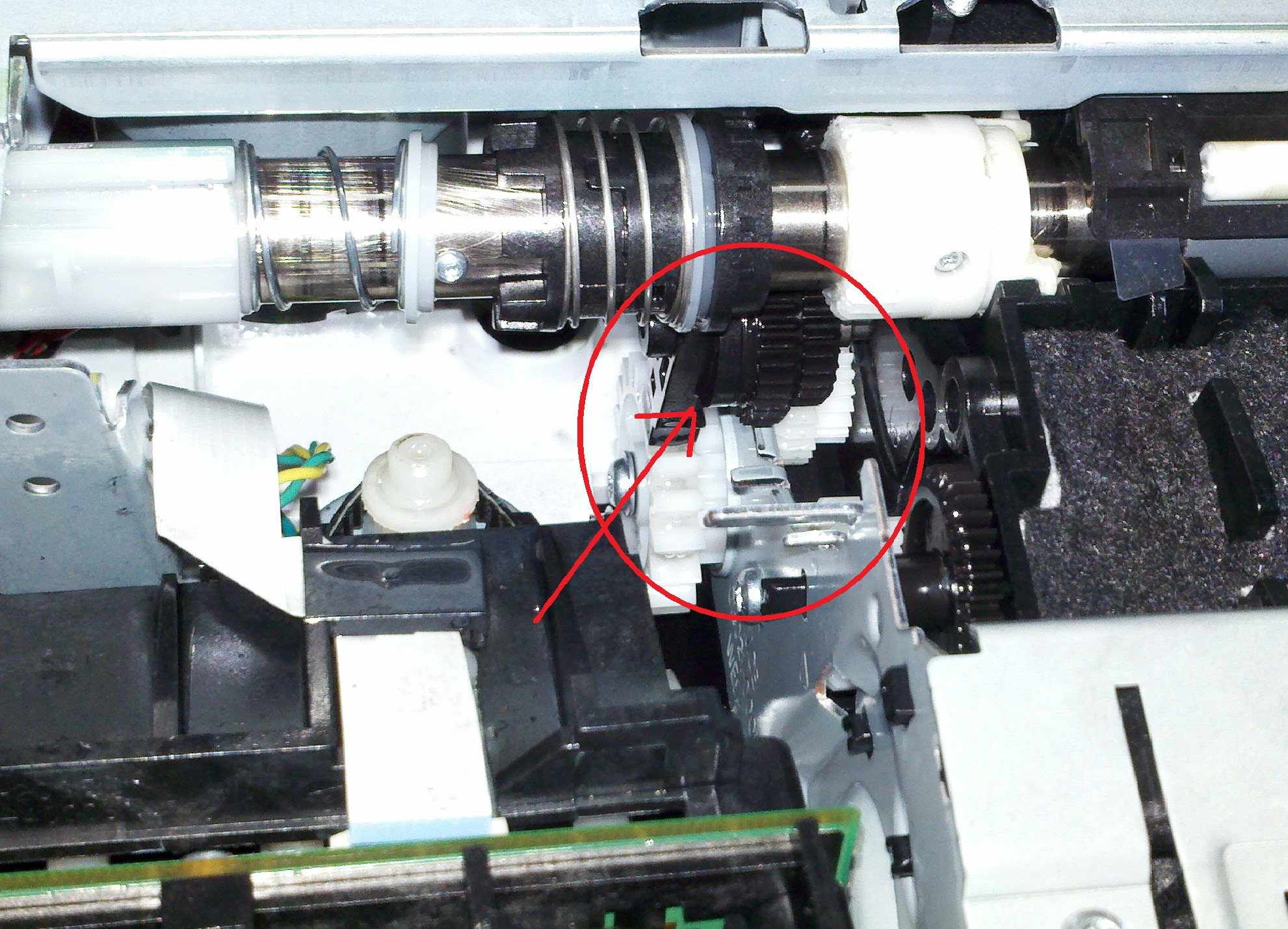 Почему не видит бумагу. Датчик захвата бумаги принтер Canon 3010. Эпсон л800 механизм подачи бумаги.