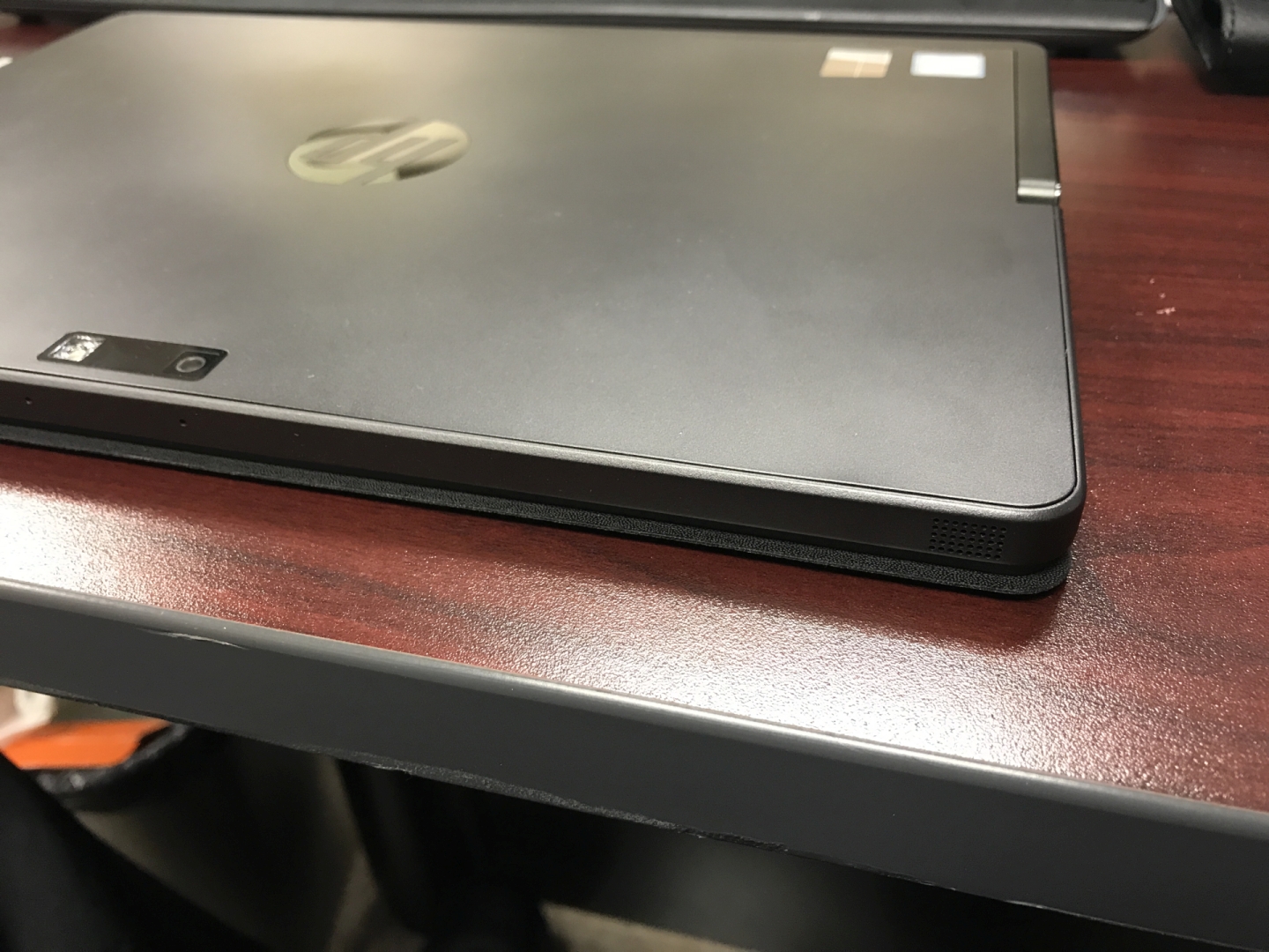 Solved HP Pro x2 612 G2 won't turn on when lid is closed and it is