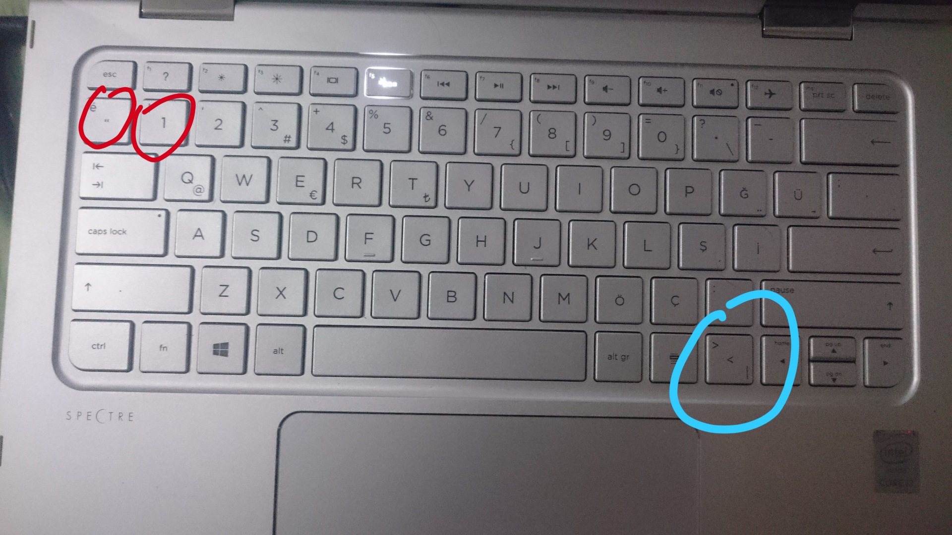 Angle brackets key not working on keyboard after updates - HP ...