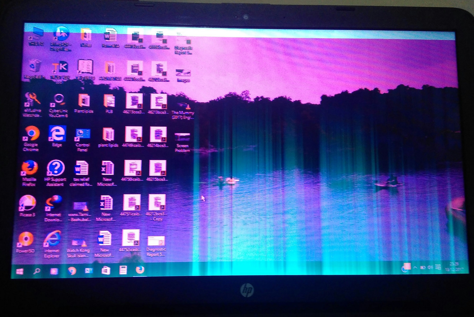 laptop screen turning pink