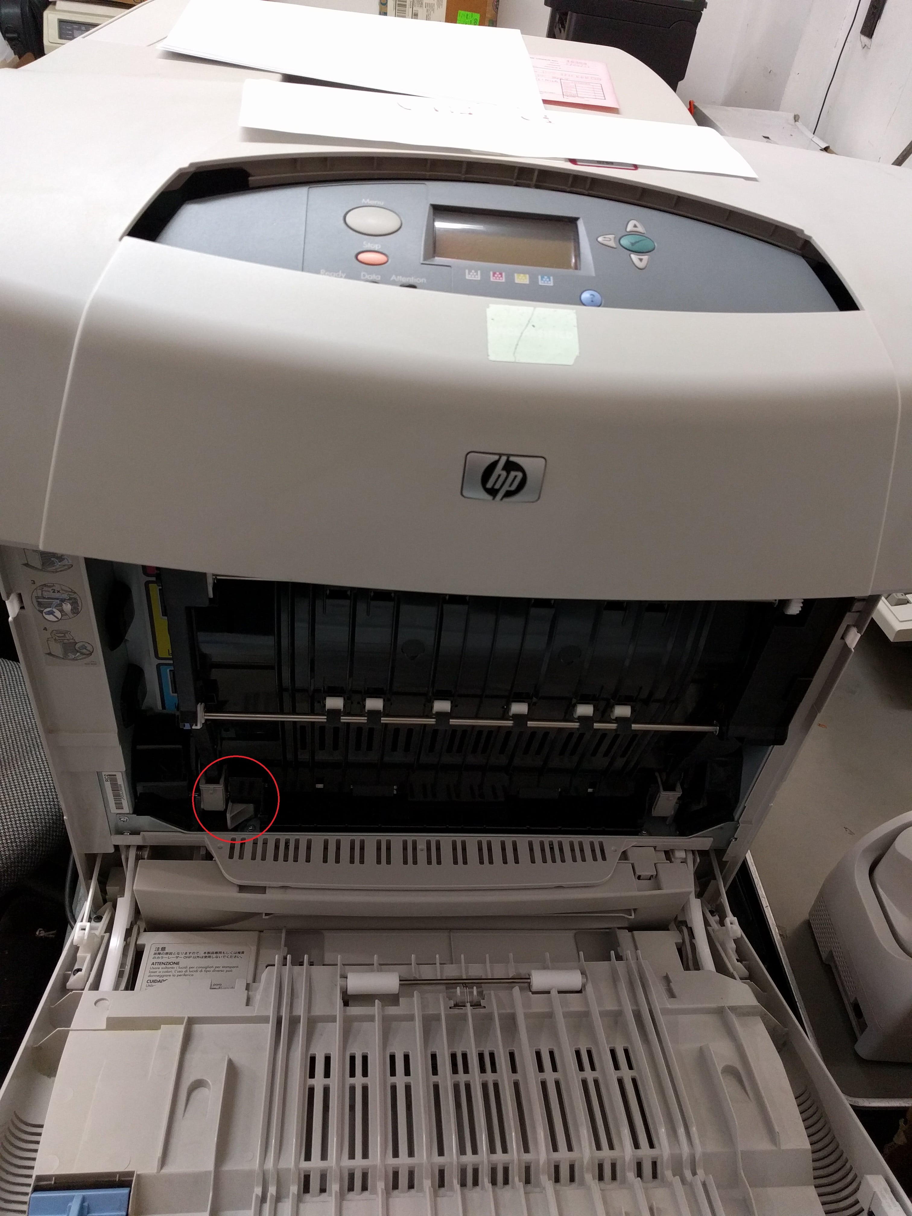 Solved: HP Color LaserJet 5550 jam in tray 1 and 2 error 13.01.00 - HP  Support Community - 6508155