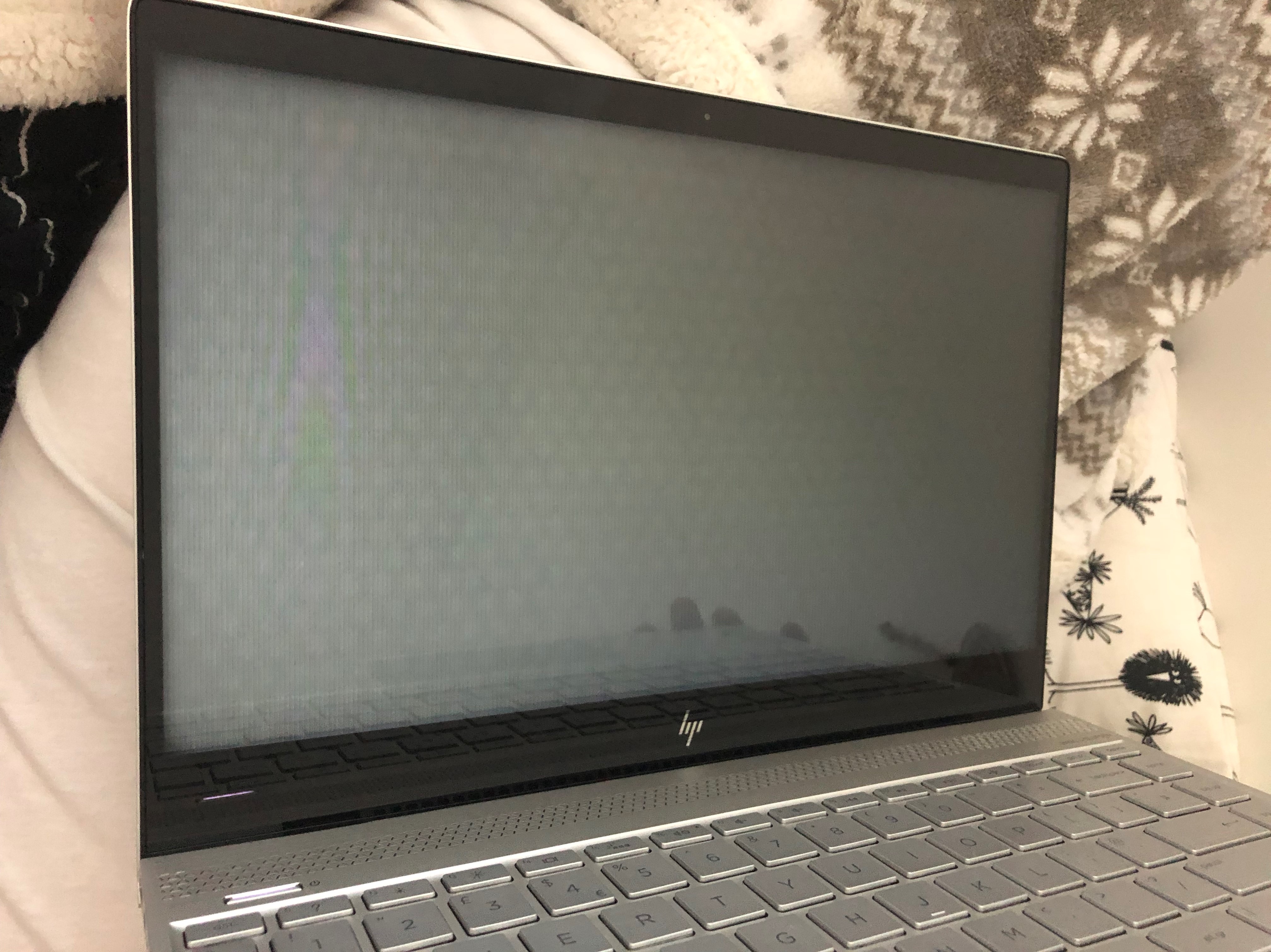 Laptop Screen goes Grey with circles at random times - HP Support Community  - 6884287