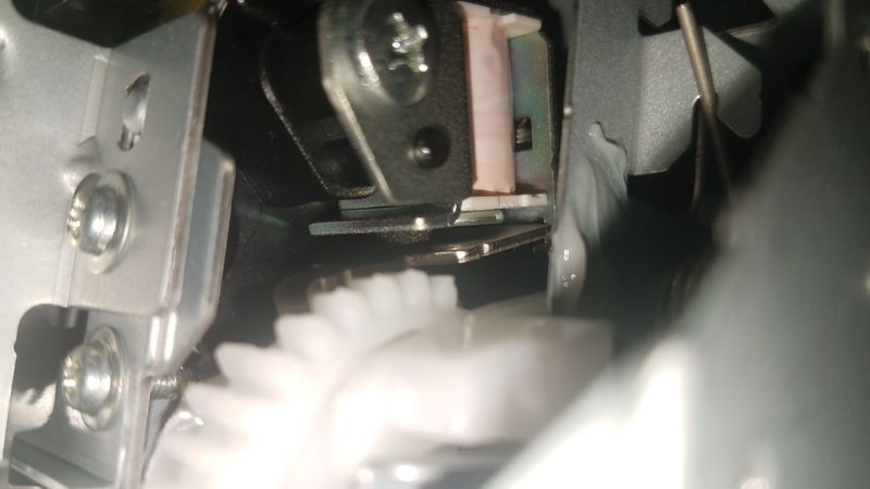 solenoid (HP flipped the picture 90 degrees, gear is left of servo, not under)