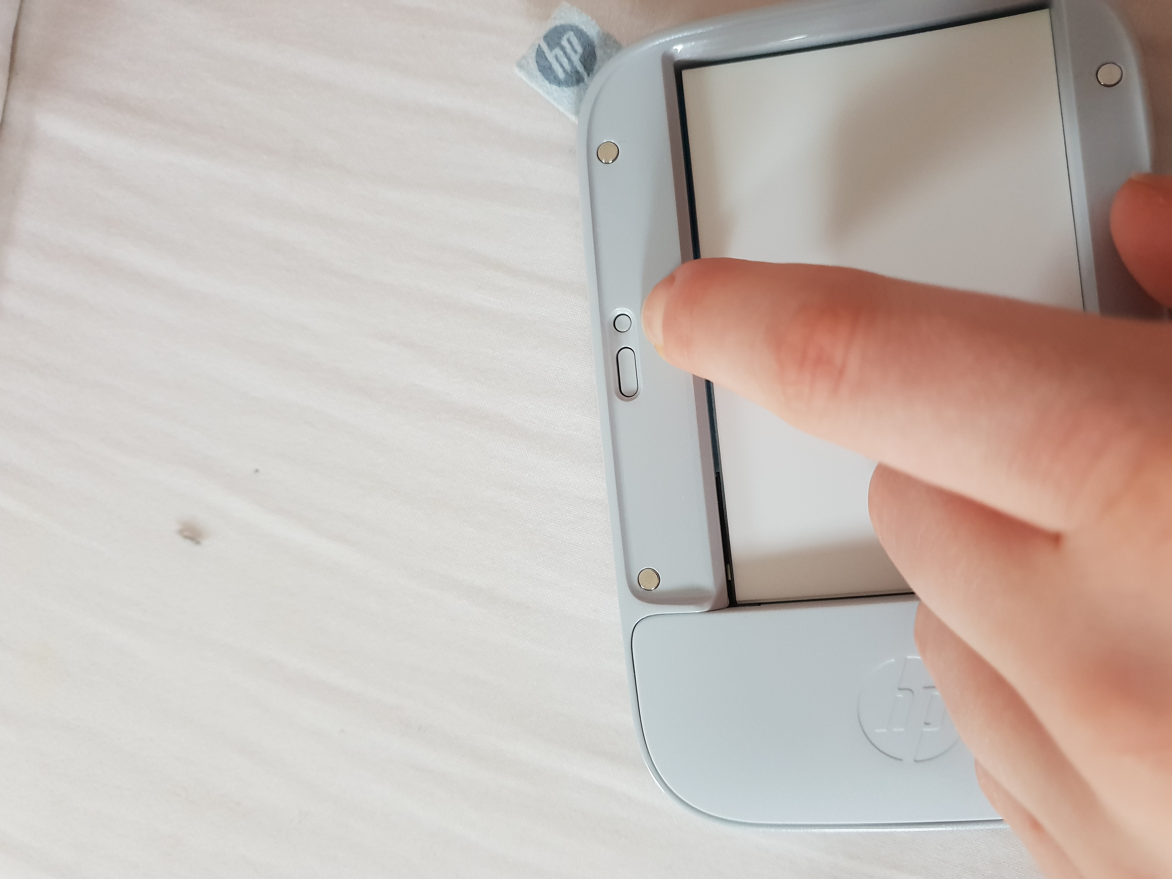 hp sprocket not charging