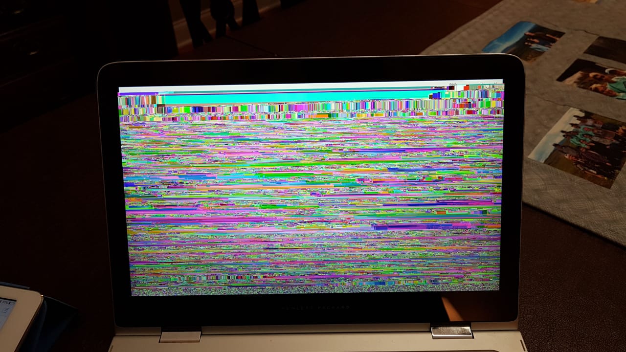 Spectre Screen Flickering Colored Mess - HP Support Community - 6987607