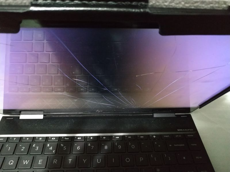 HP Envy X360 - 13 Screen Cracked with no impact? - HP Support Community ...