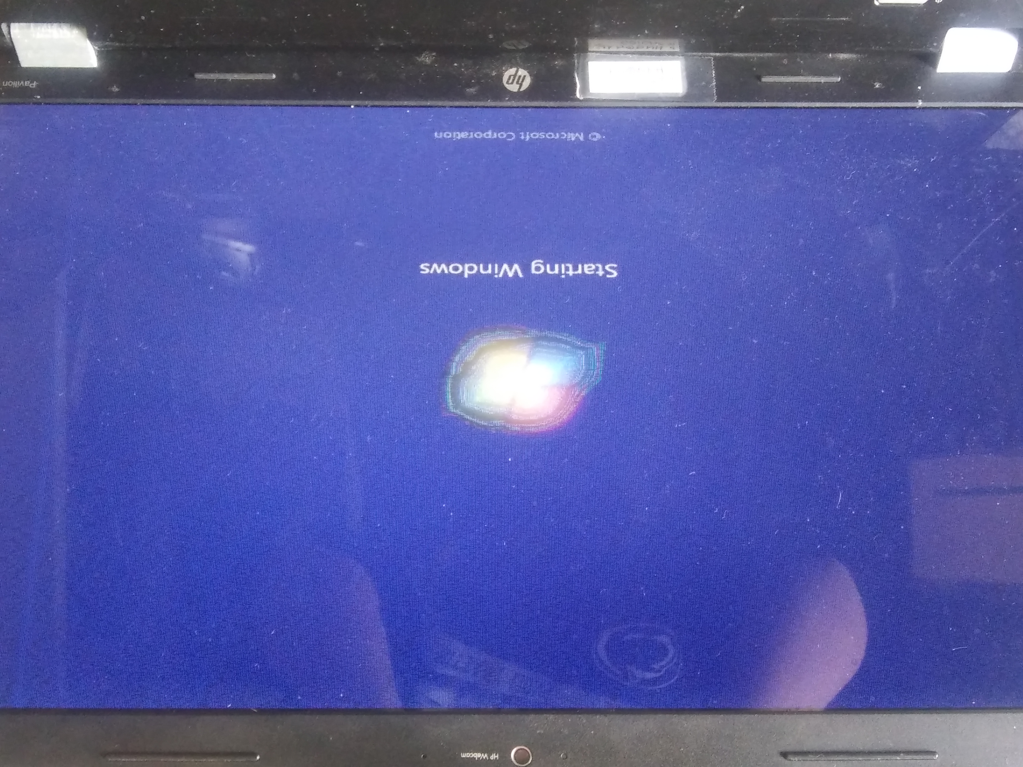 The colors on my screen look glitched. - HP Support Community - 7107589