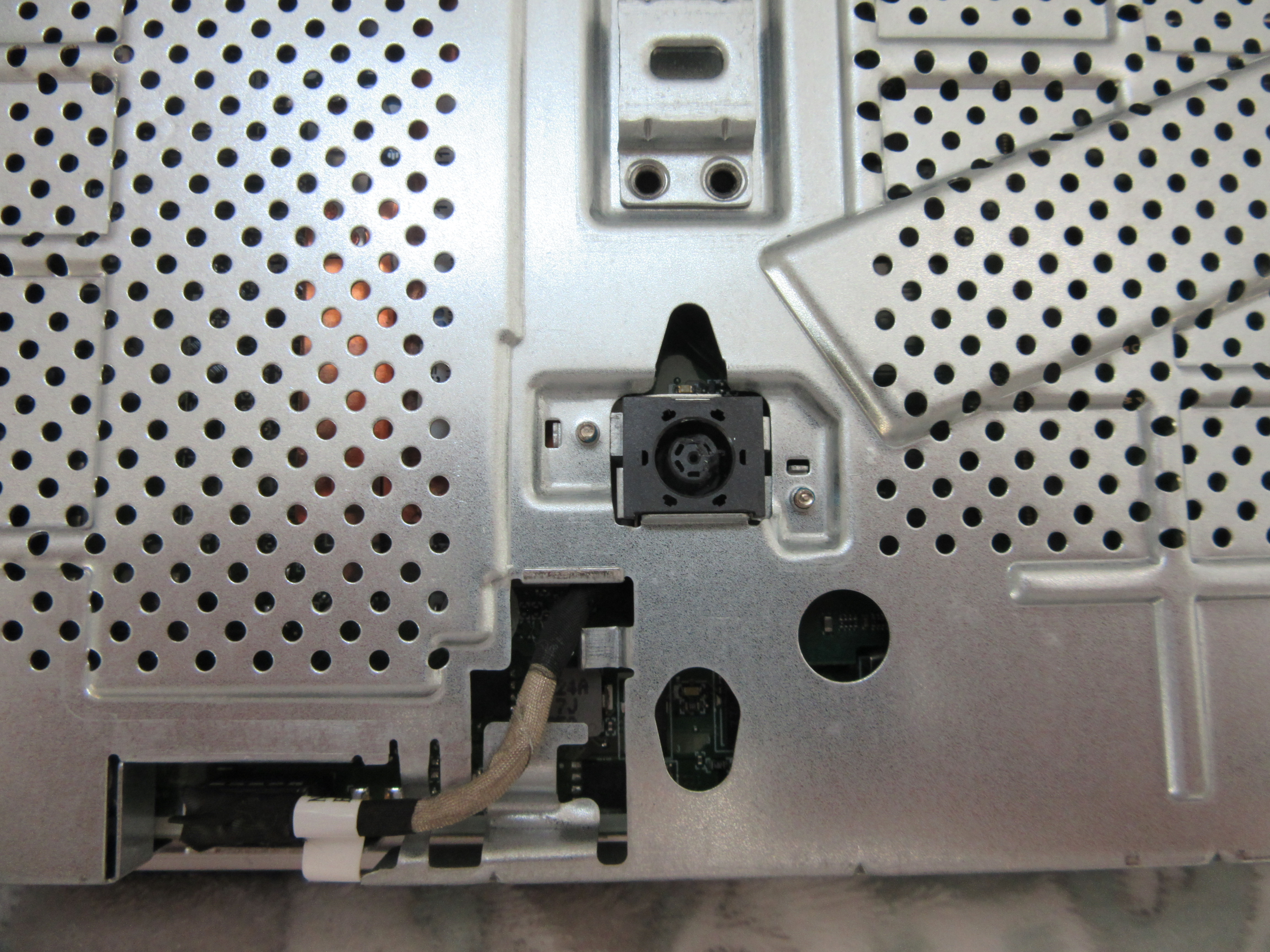 how to open back of HP Pavilion all in one 24-x024 computer ... - HP ...