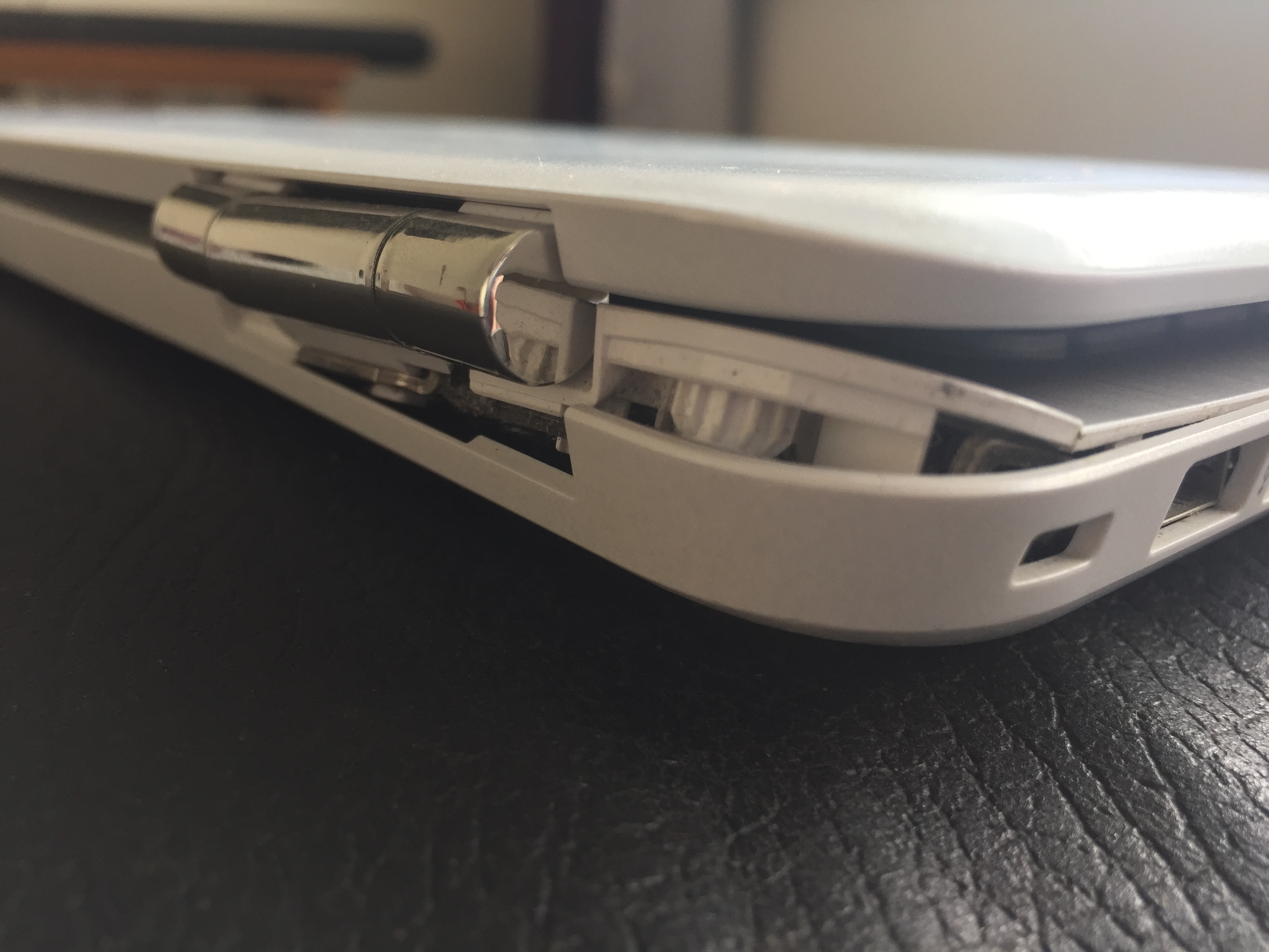 Crack on HP Pavilion laptop near power button. HP Support Community