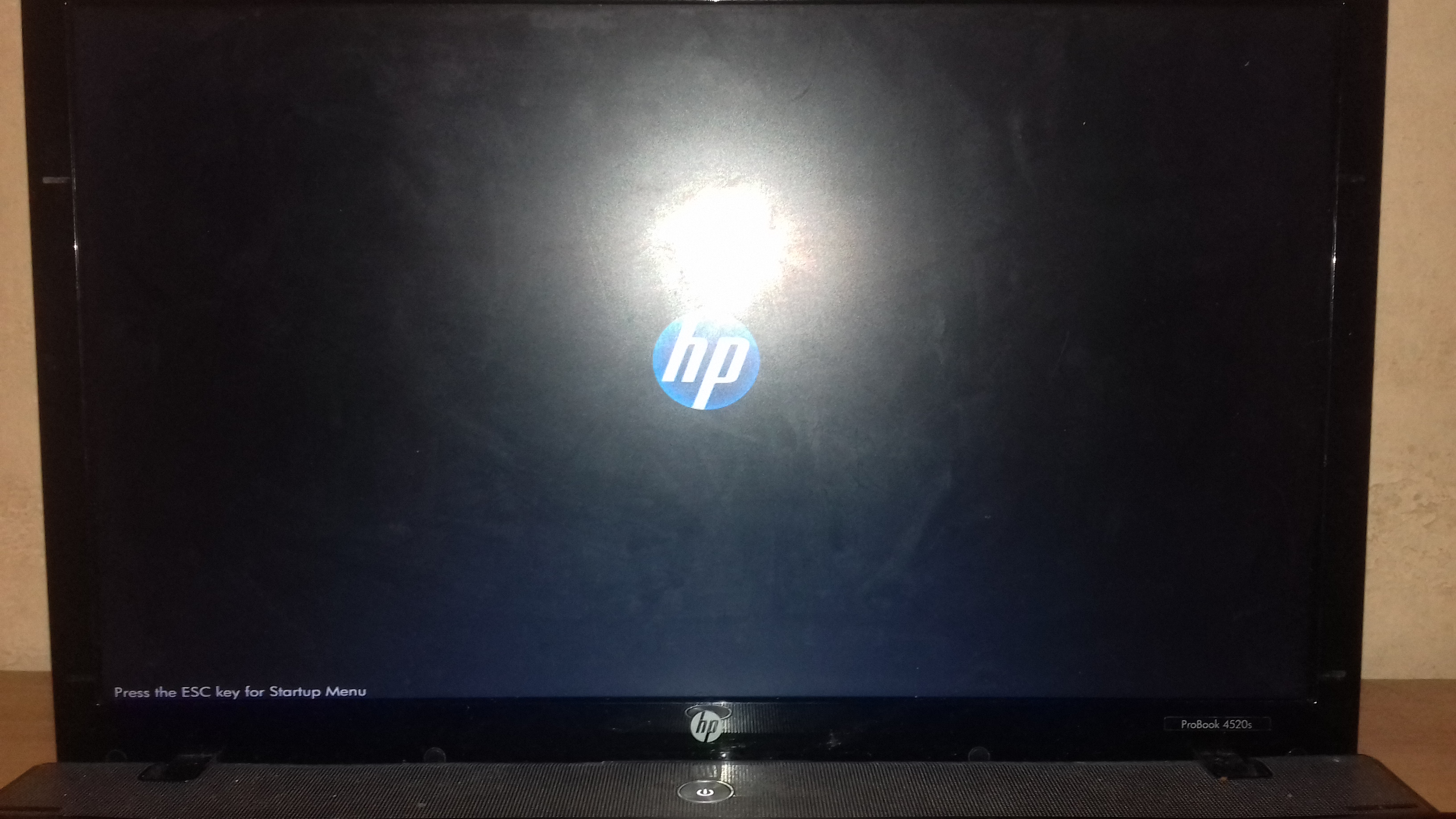 Laptop stuck at hp logo window - HP Support Community - 7230421