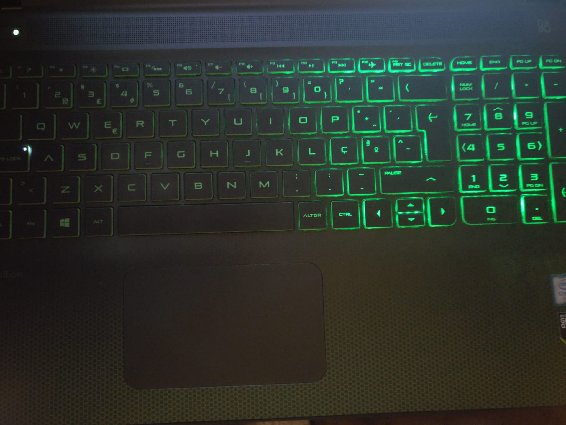 Hp pavilion deals keyboard light color