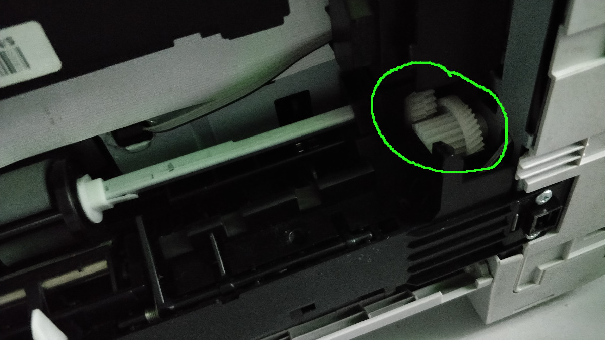 Solved: CLX 3305 not grabbing paper (cogs not touching?) - HP Support  Community - 7376273