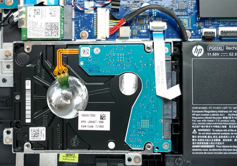 Does the sata cable in my laptop have to be connected in a s... HP