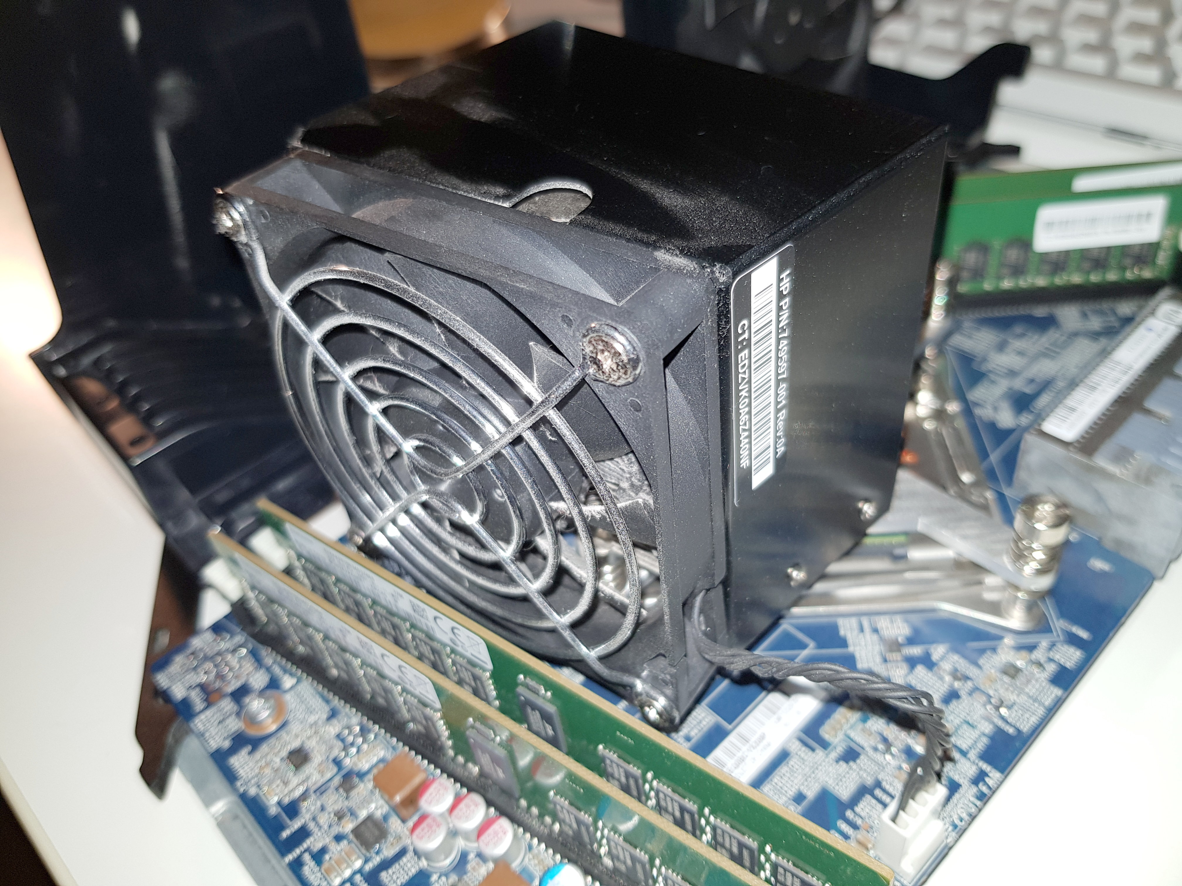 HP Z640 CPU fan does not automatically speedup - HP Support Community -  7521553