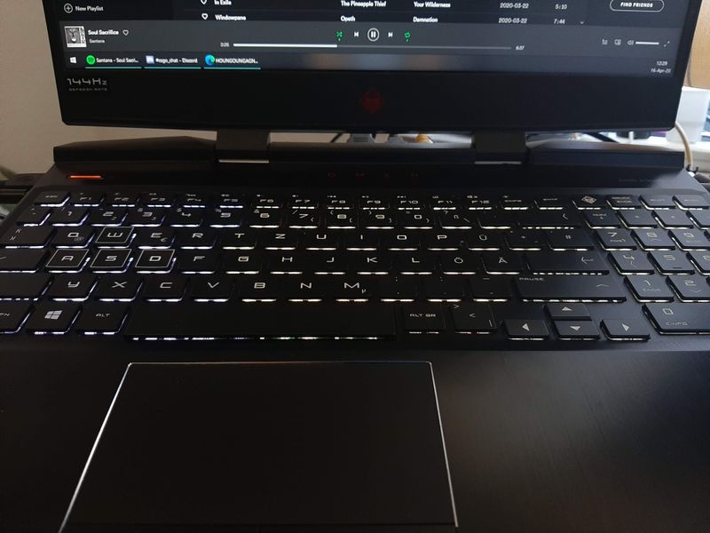 how keyboard shows white color #1