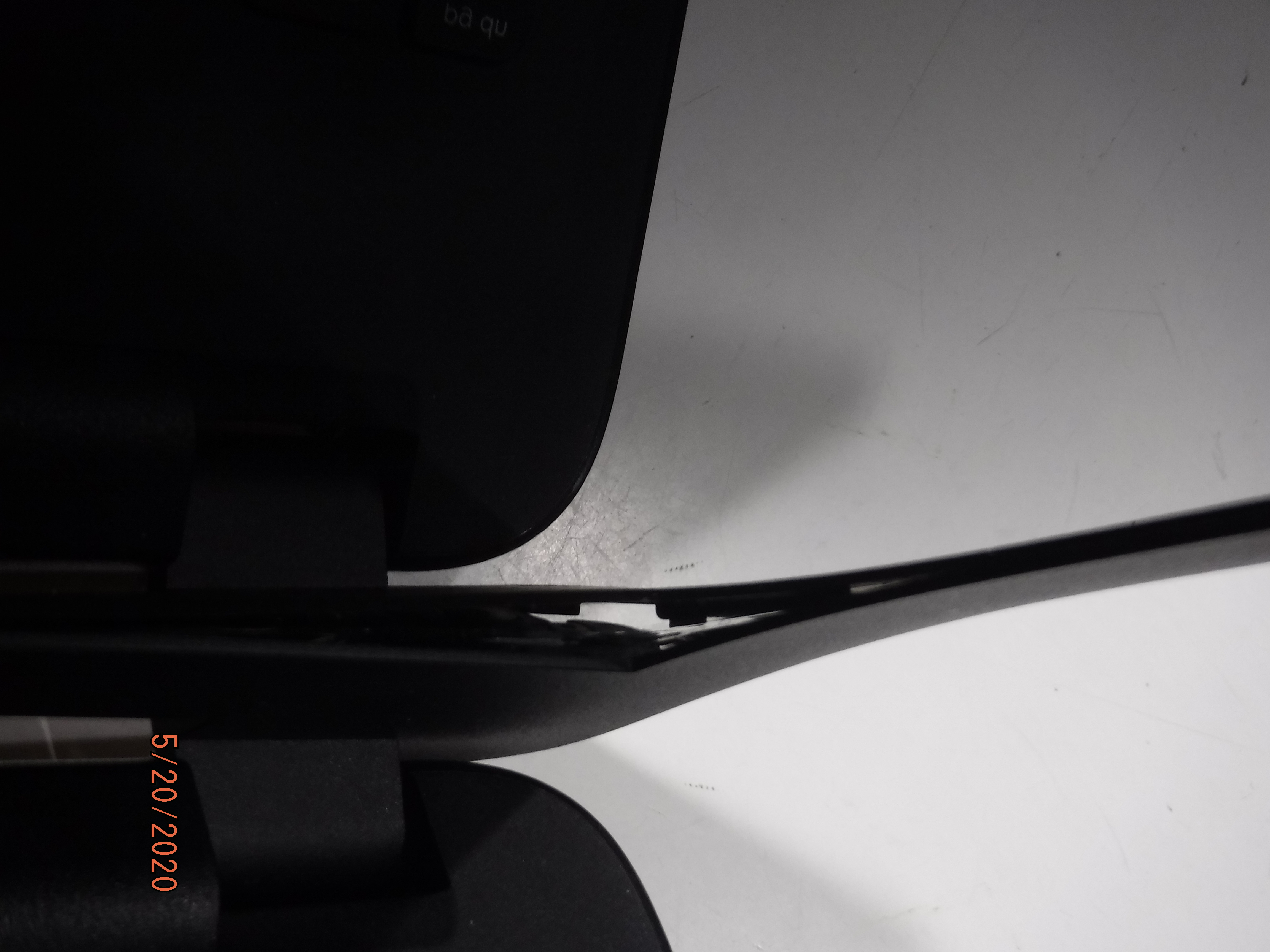 plastic trim around laptop screen separating at right hinge/... - HP ...