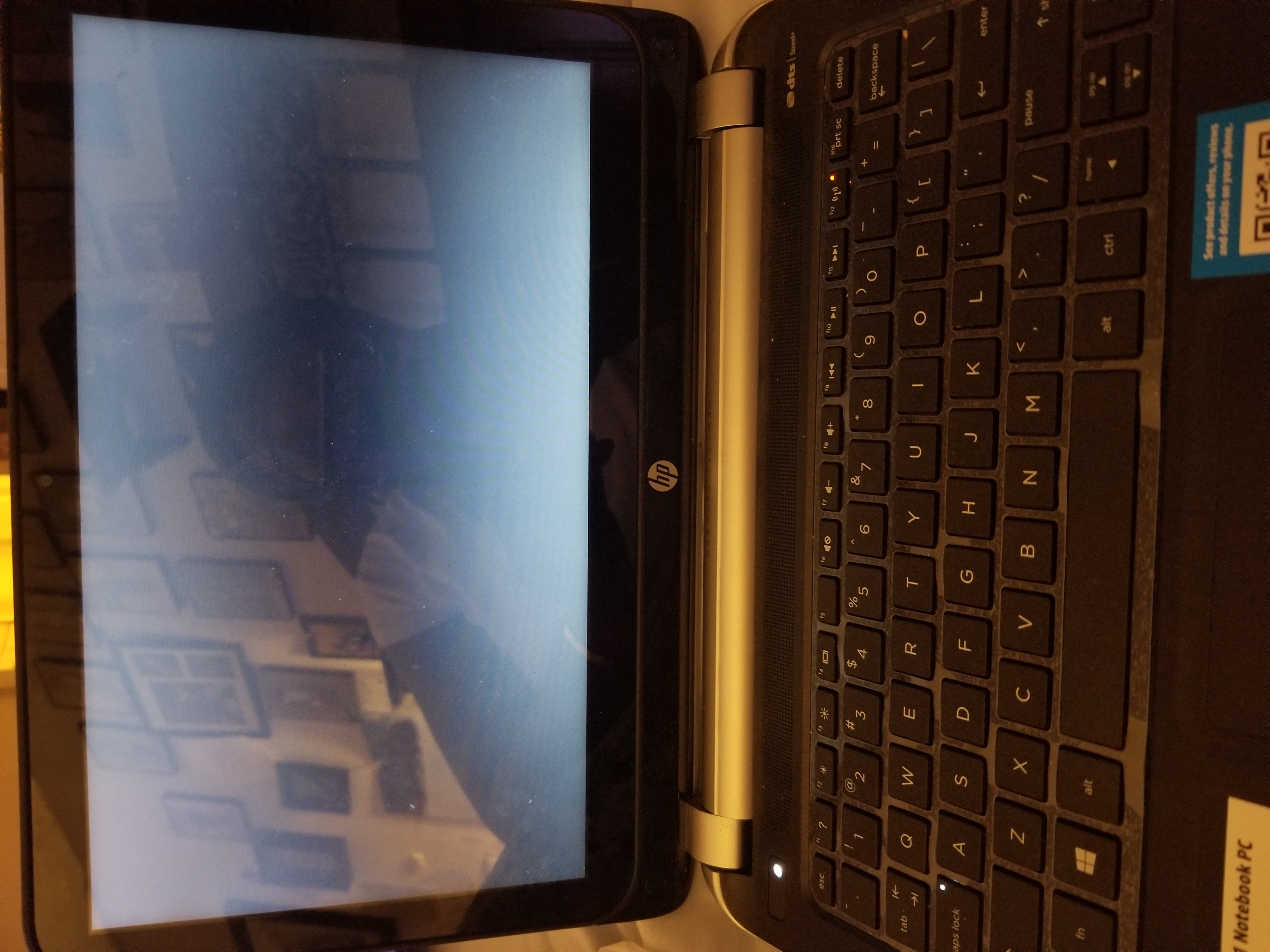 My laptop screen is blue when the battery is in. When I trou... - HP ...