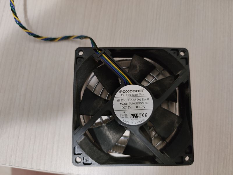 hp z400 fan.jpg hp z400 fan.jpg