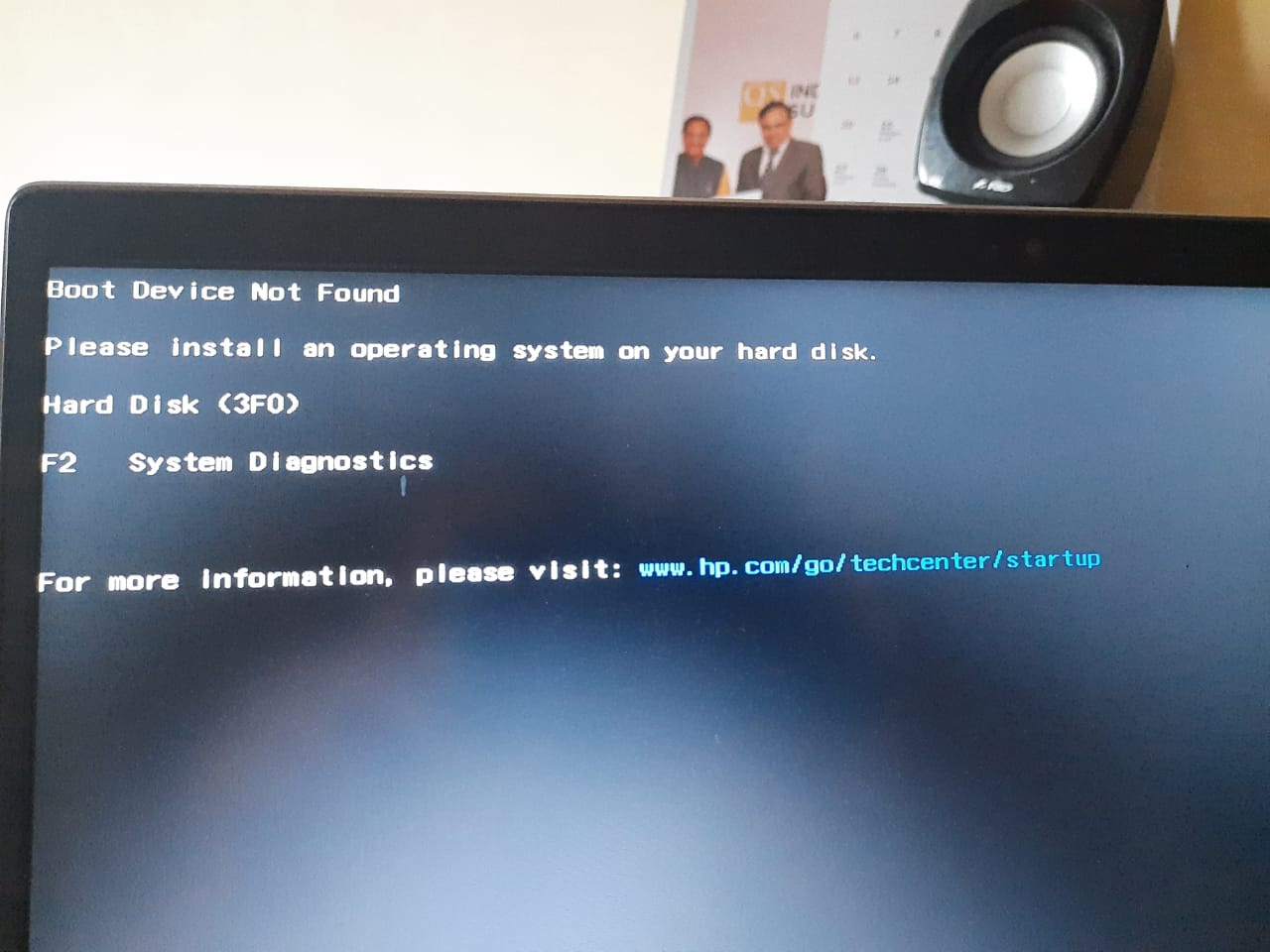 My laptop's screen glitches and freezes randomly - HP Support