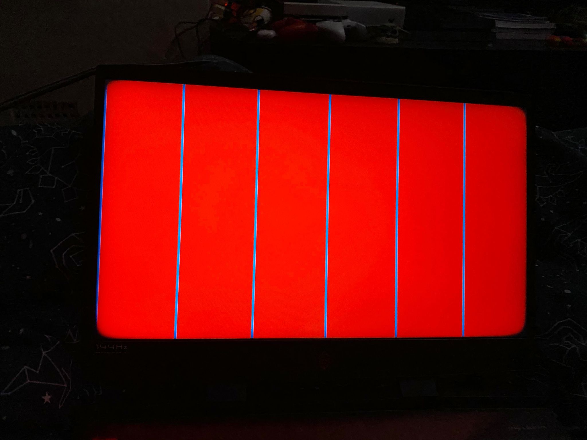 Red over the entire screen with vertical lines down it spera... - HP ...
