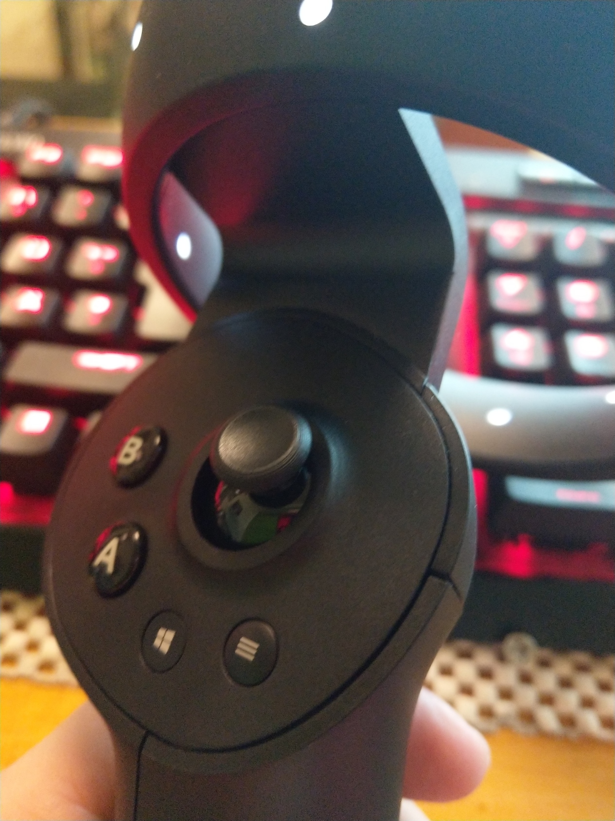 HP Reverb G2 Left controller stuck in up position HP Support