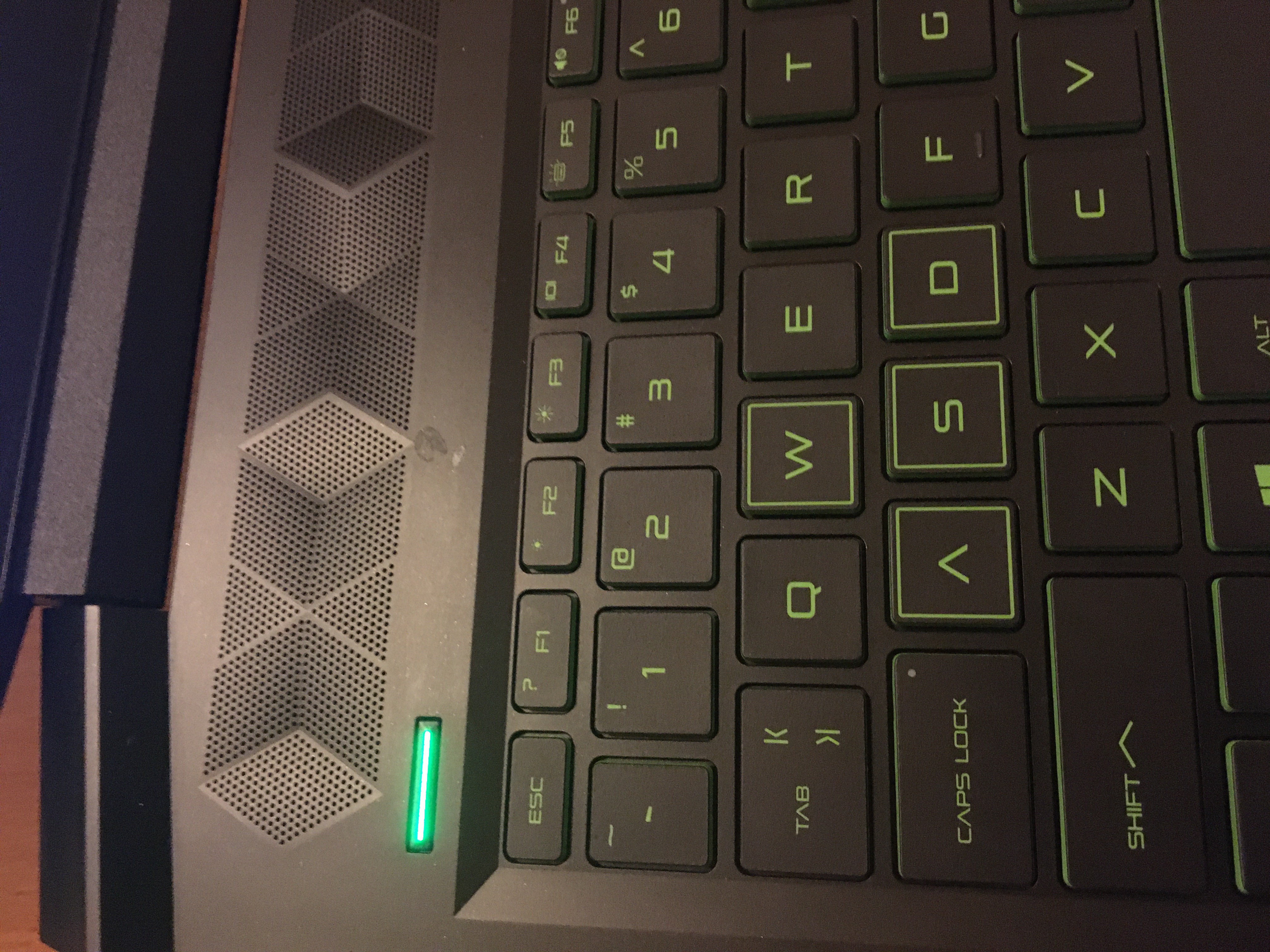 how do you turn power button lighting off - HP Support Community - 7996925