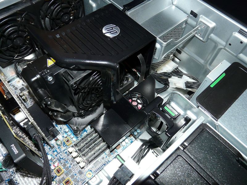 z620_2 with z420 liquid cooler installed.jpg