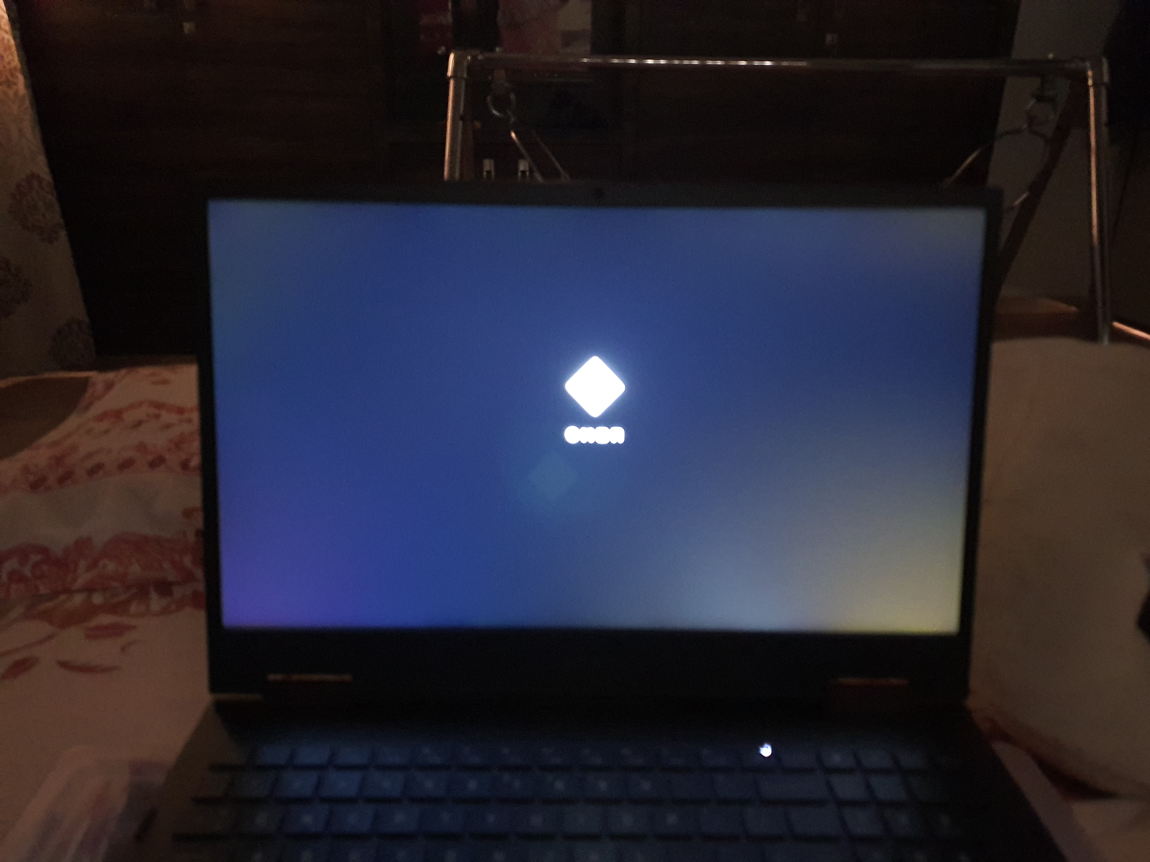Screen bleeding and battery issue - HP Support Community - 8060029