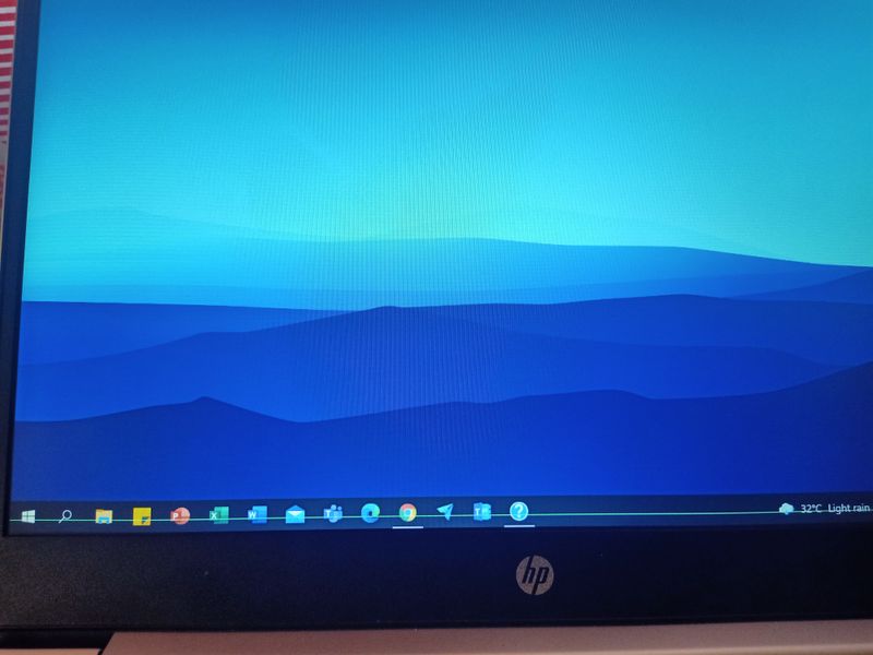 Horizontal green line at the bottom of my screen - HP Support Community -  8159173