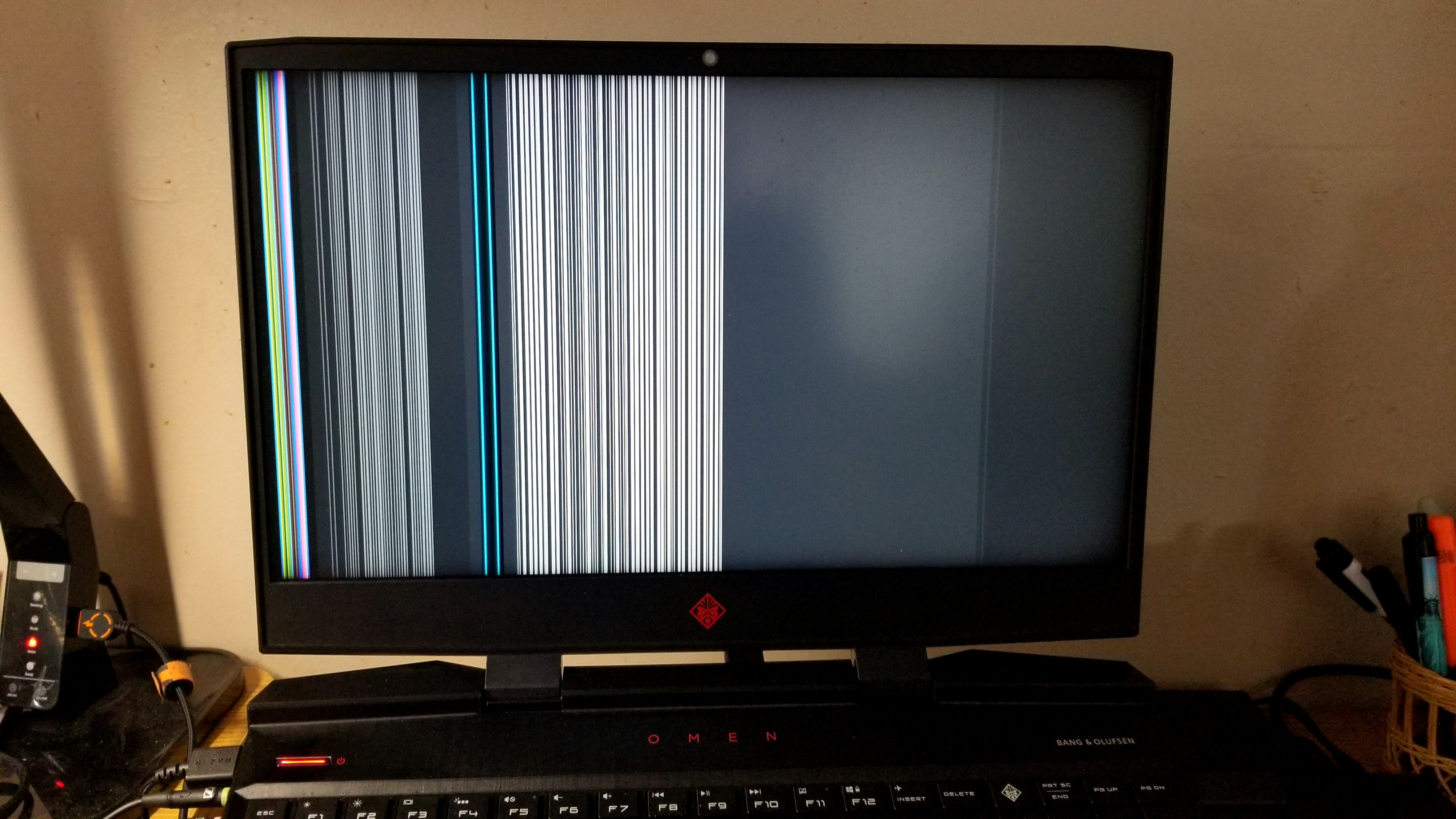 GPU problem, colored squares on the monitor and pc freeze - Microsoft  Community