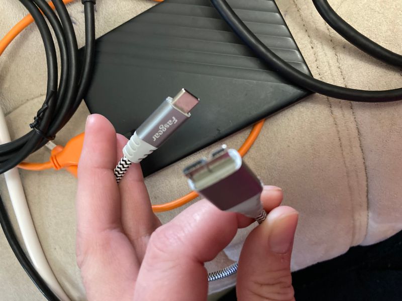 Fasgear brand usb-3.0 HDD to USB-C cable doesn't work/not recognized