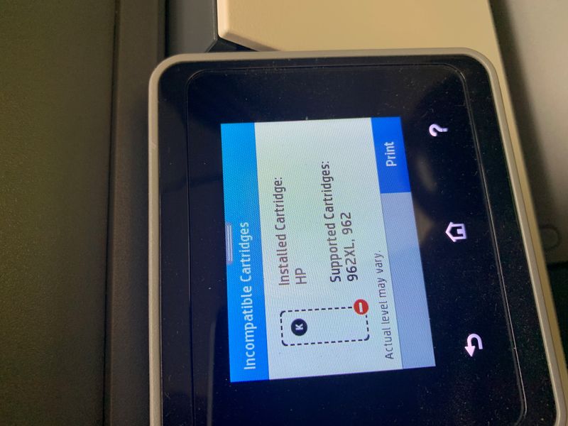 Error when  only the new black cartridge is installed.