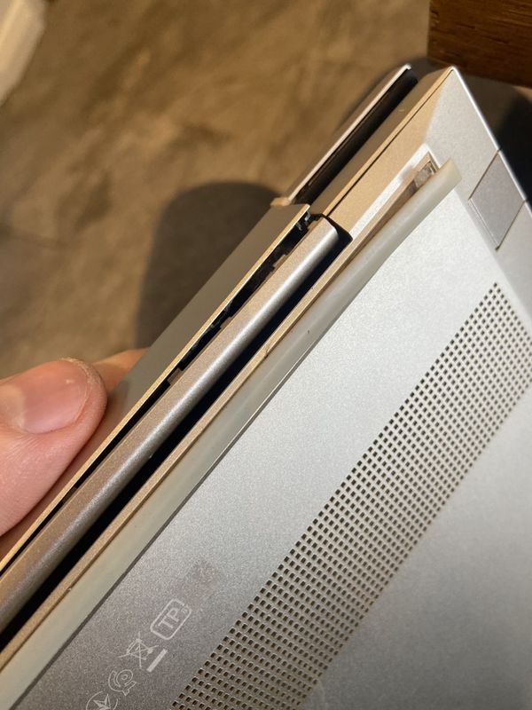 Laptop Broken 1.jpg