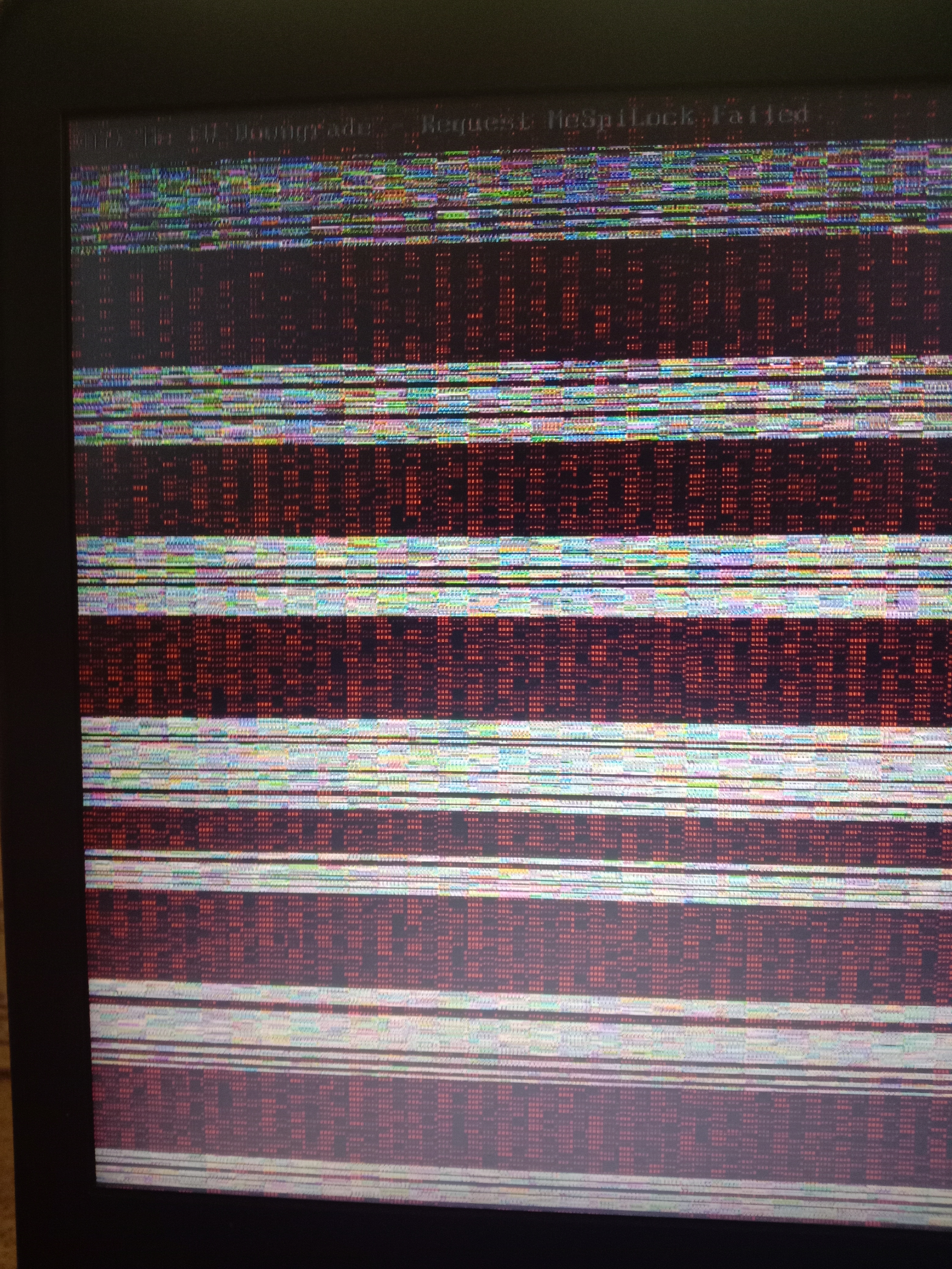 Notebook shows horizontal lines and brown chequered lines wh... - HP ...