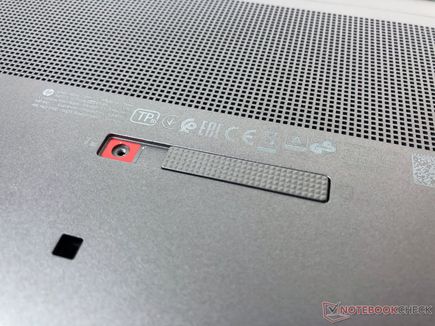 HPZBookFury17G7_panel.jpg