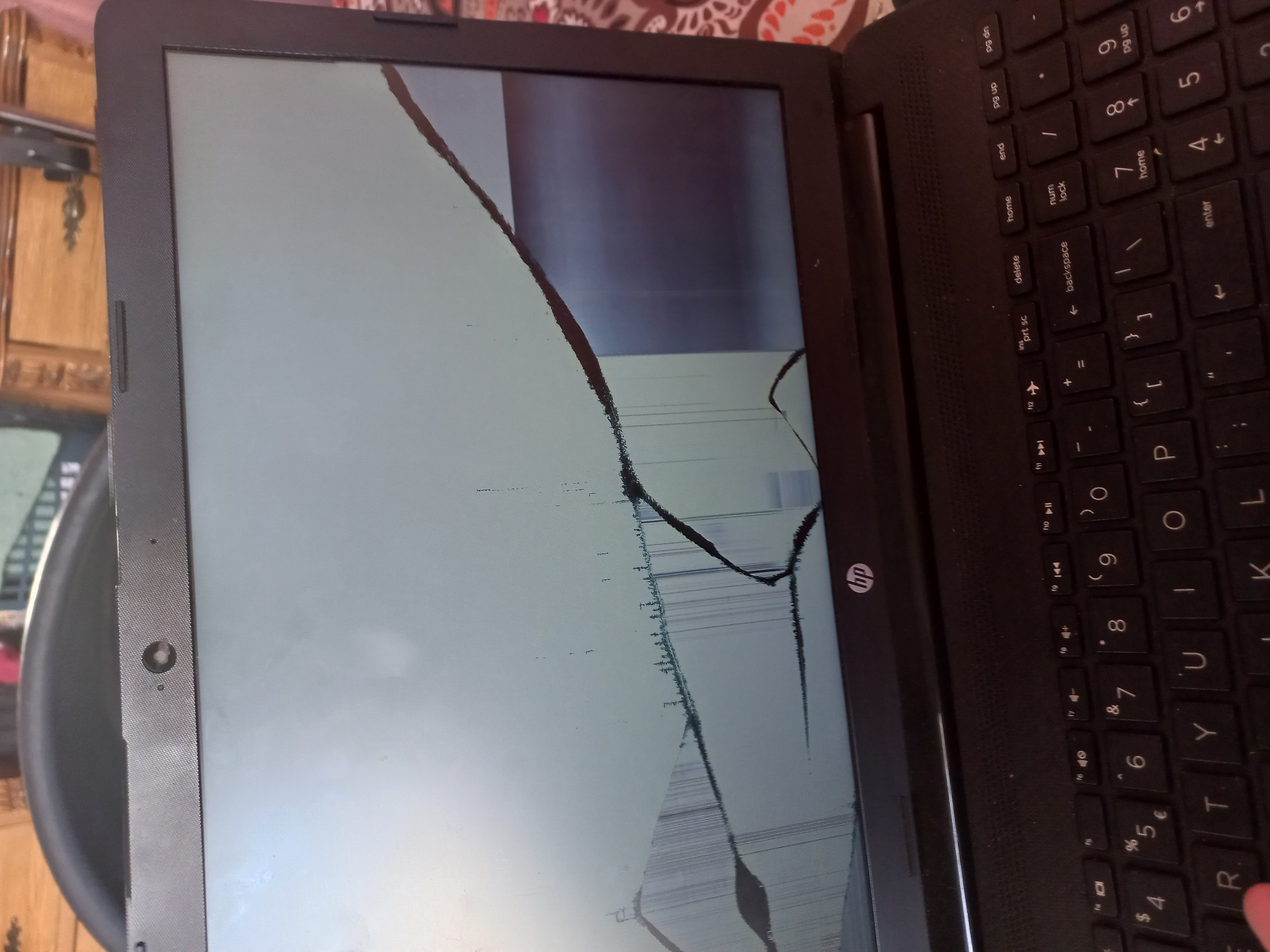 Broken screen - HP Support Community - 8551945