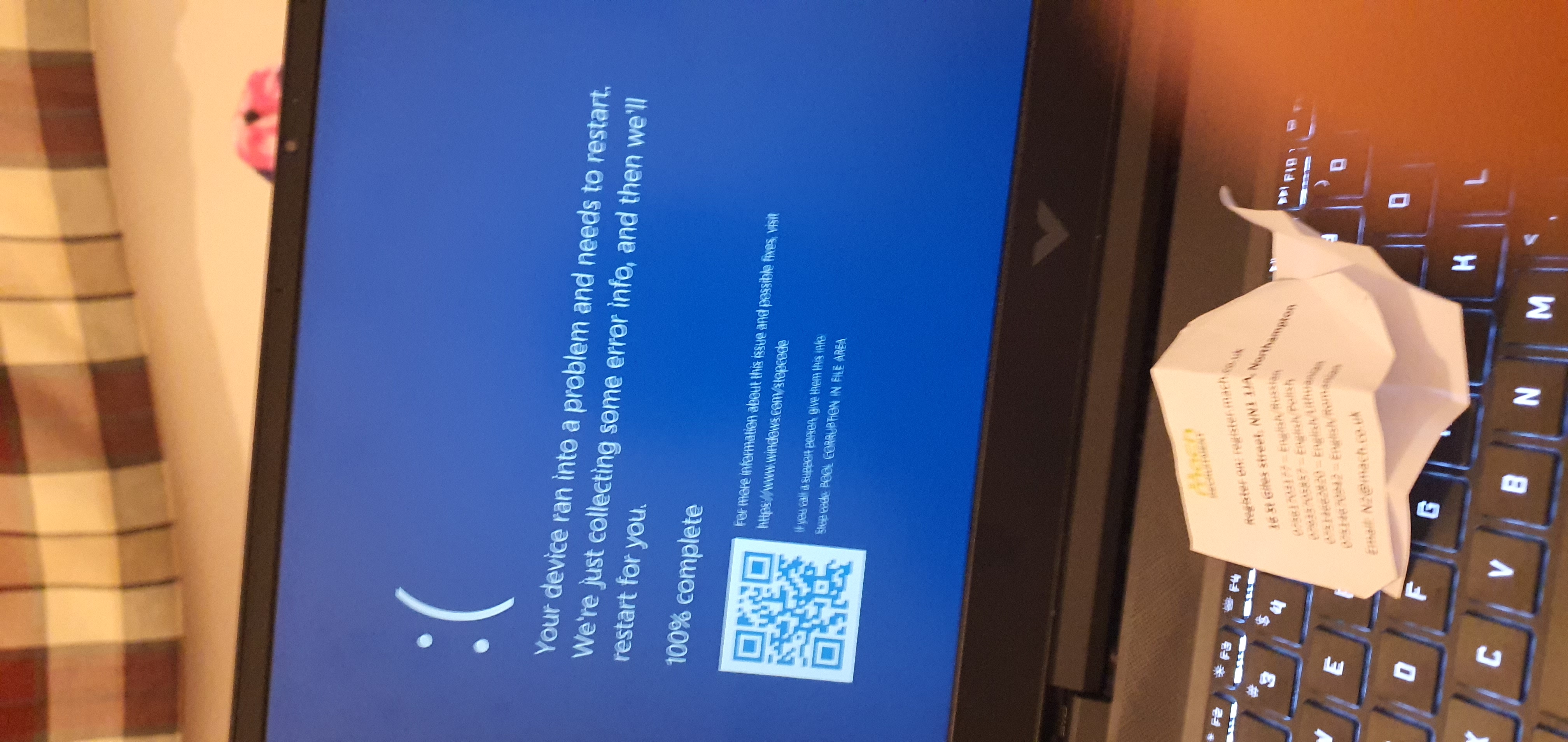 While using a laptop suddenly a blue screen appears and lapt... HP