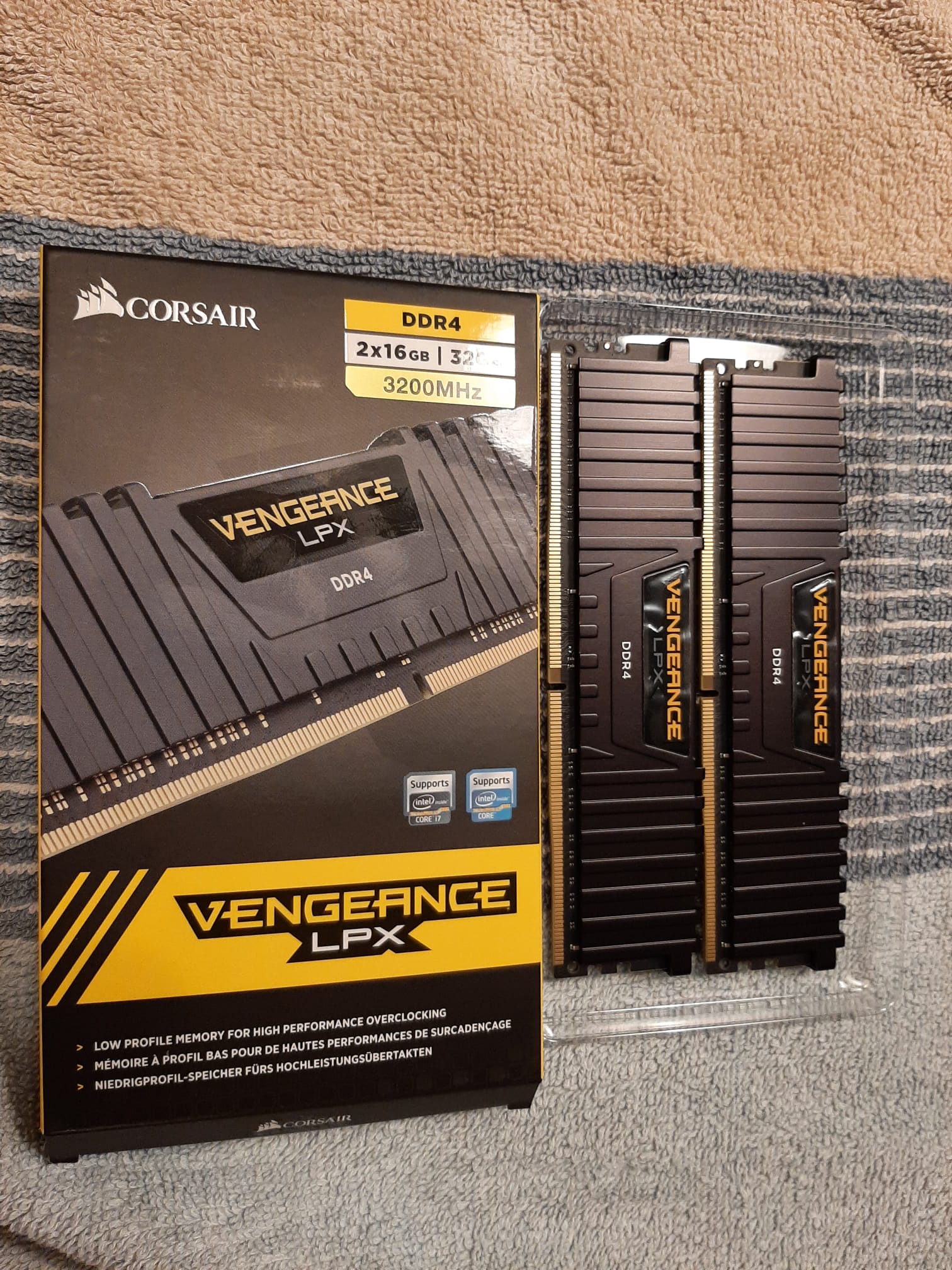 Kit de mémoire Corsair Vengeance LPX 32 Go (4 x 8 Go), DDR4, 3 600 MHz –  Direct Computers