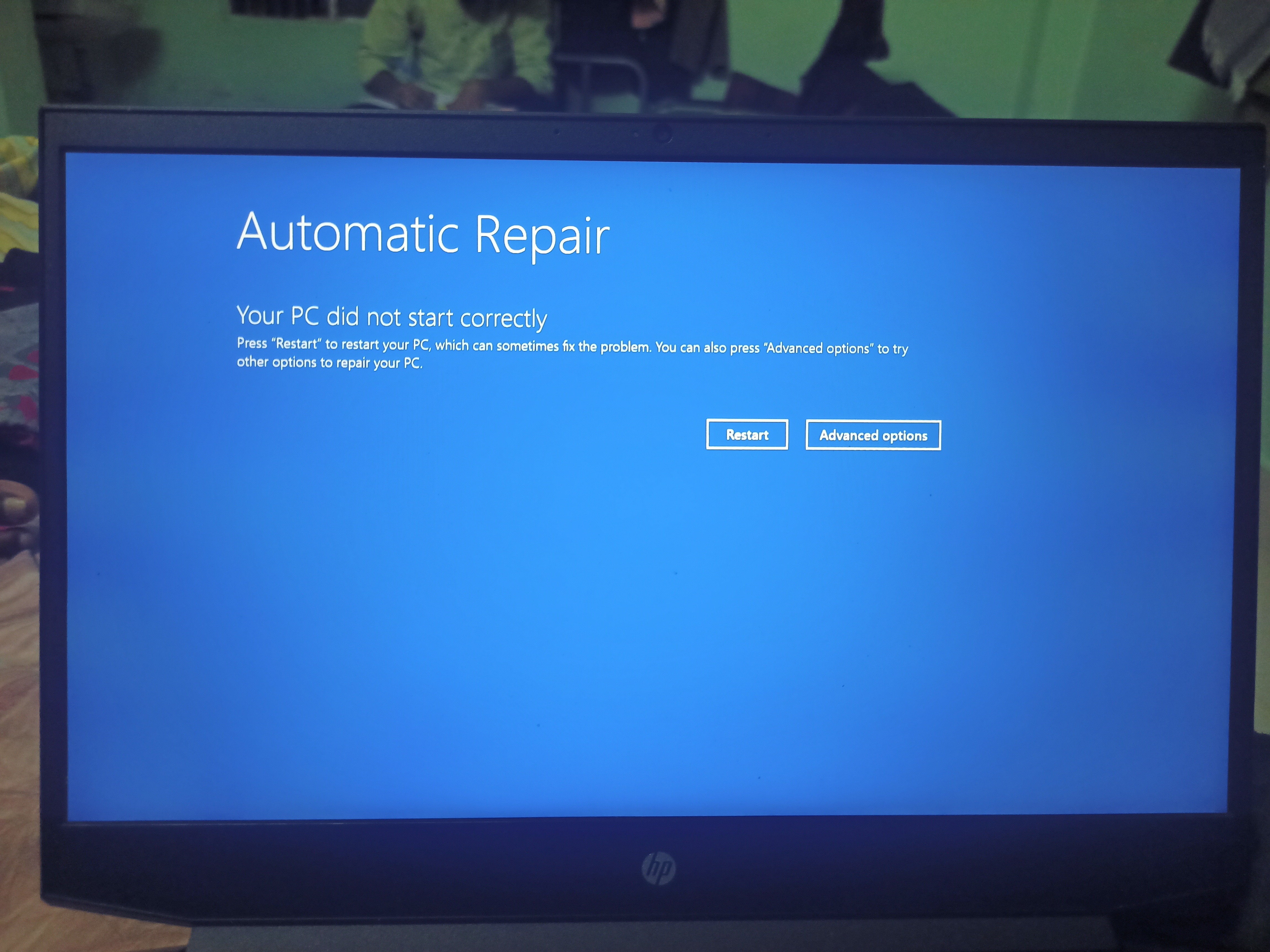 My device ran into a problem and needs to restart - HP Support ...
