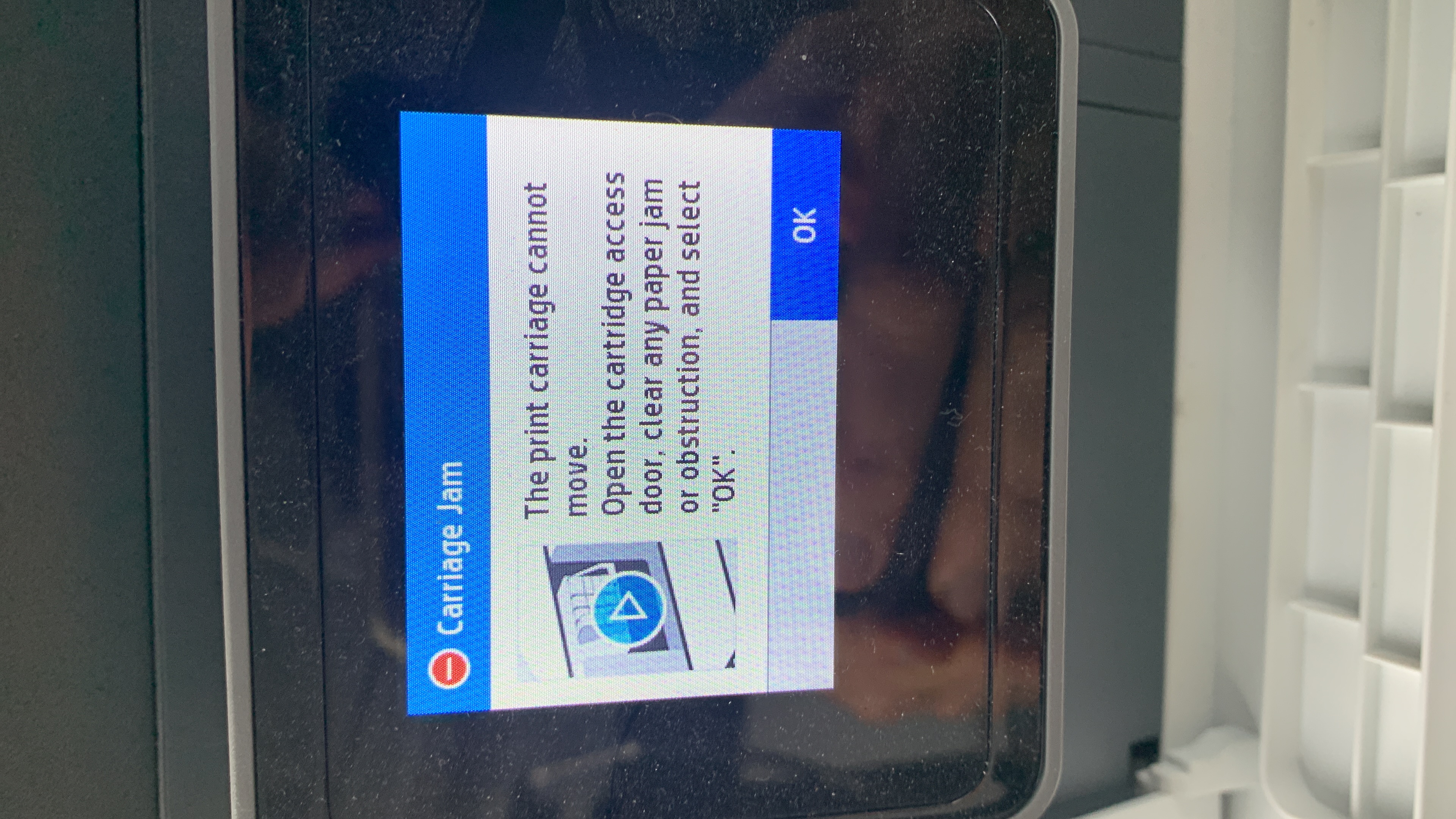 Carriage jammed to right and one ink cartridge has ejected f... - Page ...