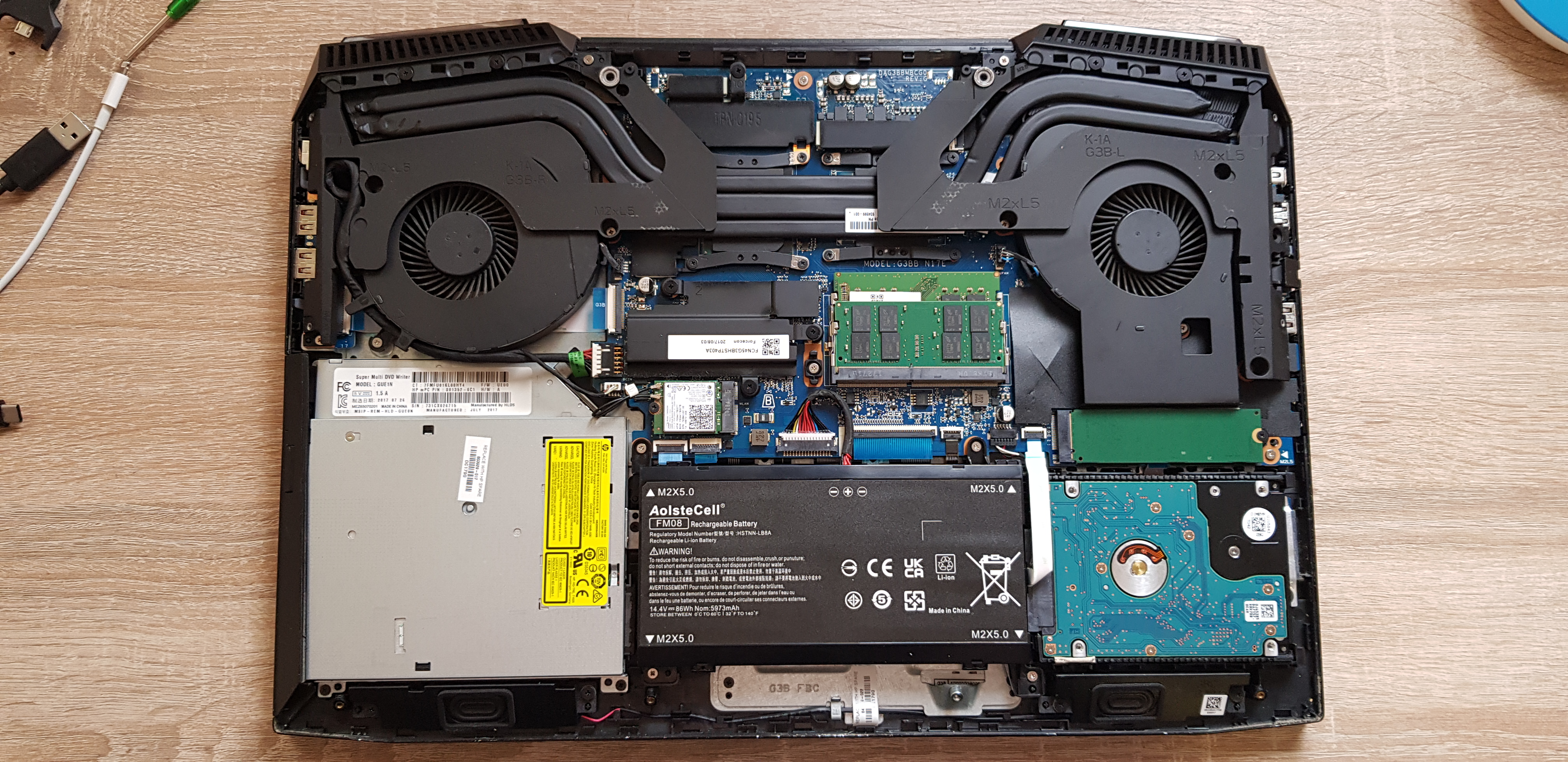 Laptop suddenly turned off | Replacing old with new battery ... - HP ...