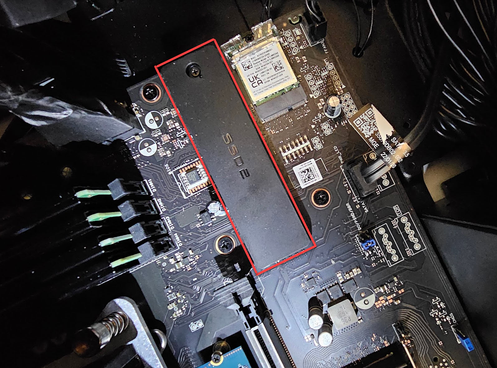 Plastic blocking SSD2 socket HP Support Community 8891339