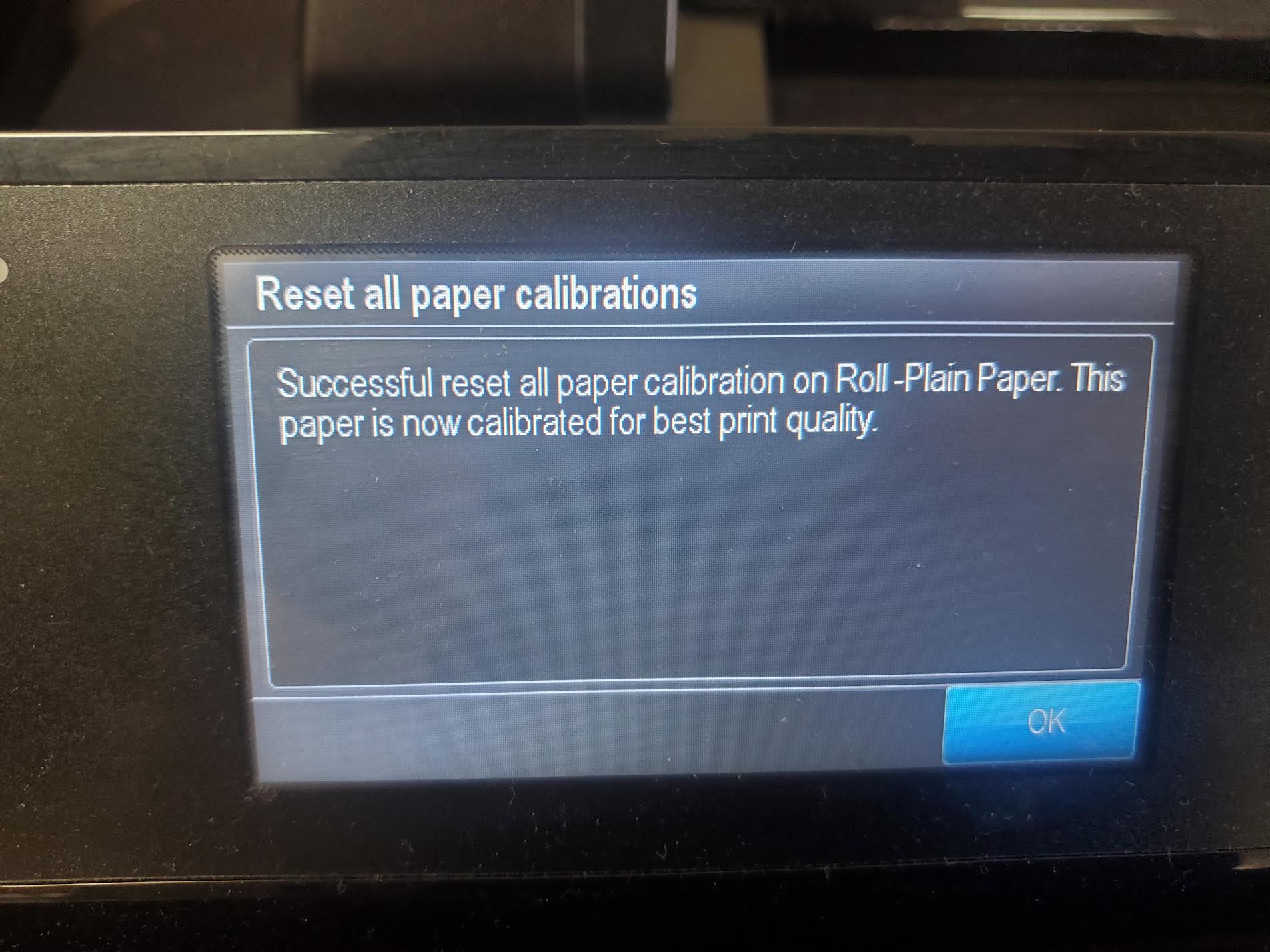 DesignJet t520 incorrect paper size, cuts too far HP Support