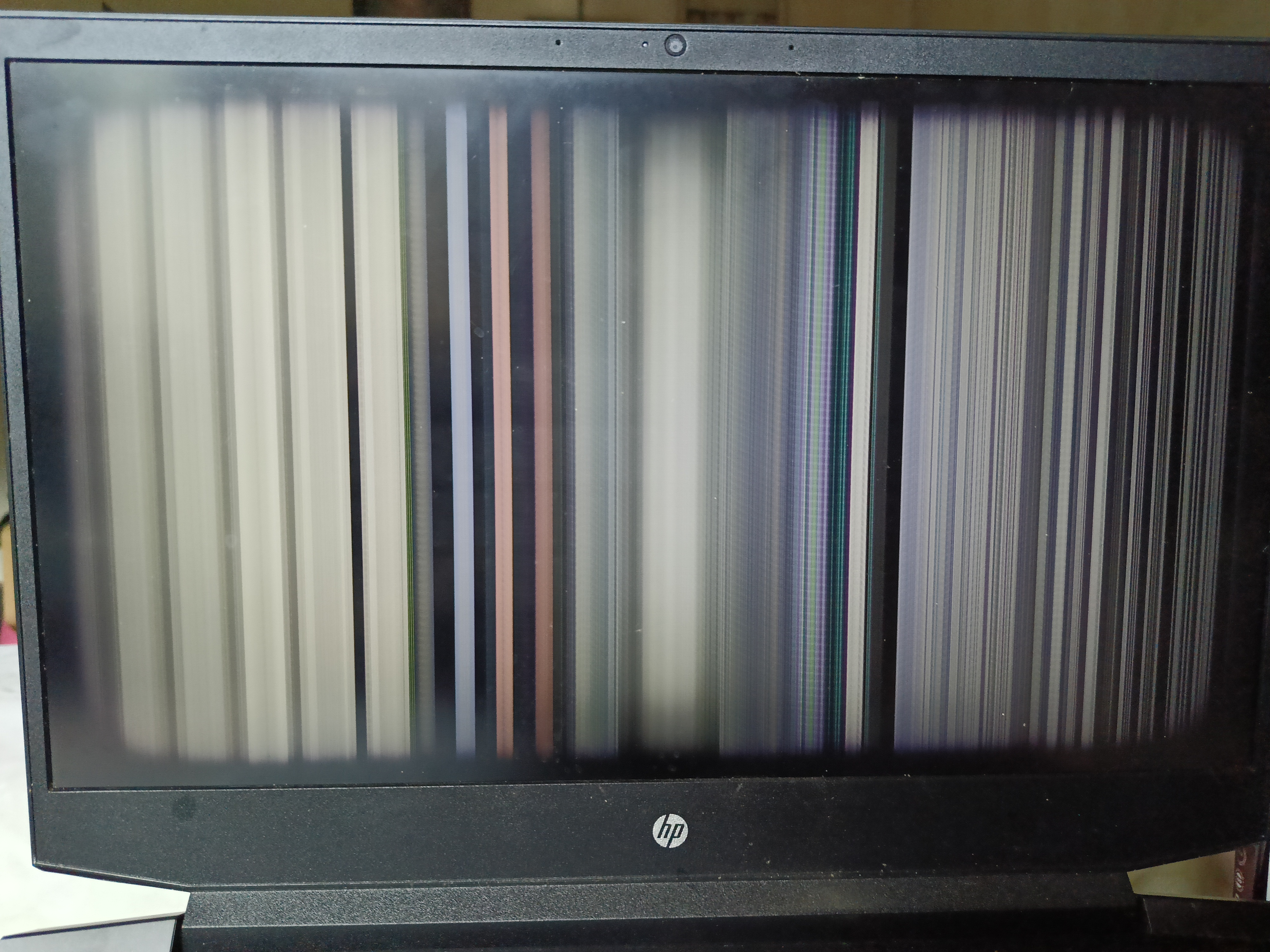 Screen Problem (Compressed and Lines) - HP Support Community - 8912077