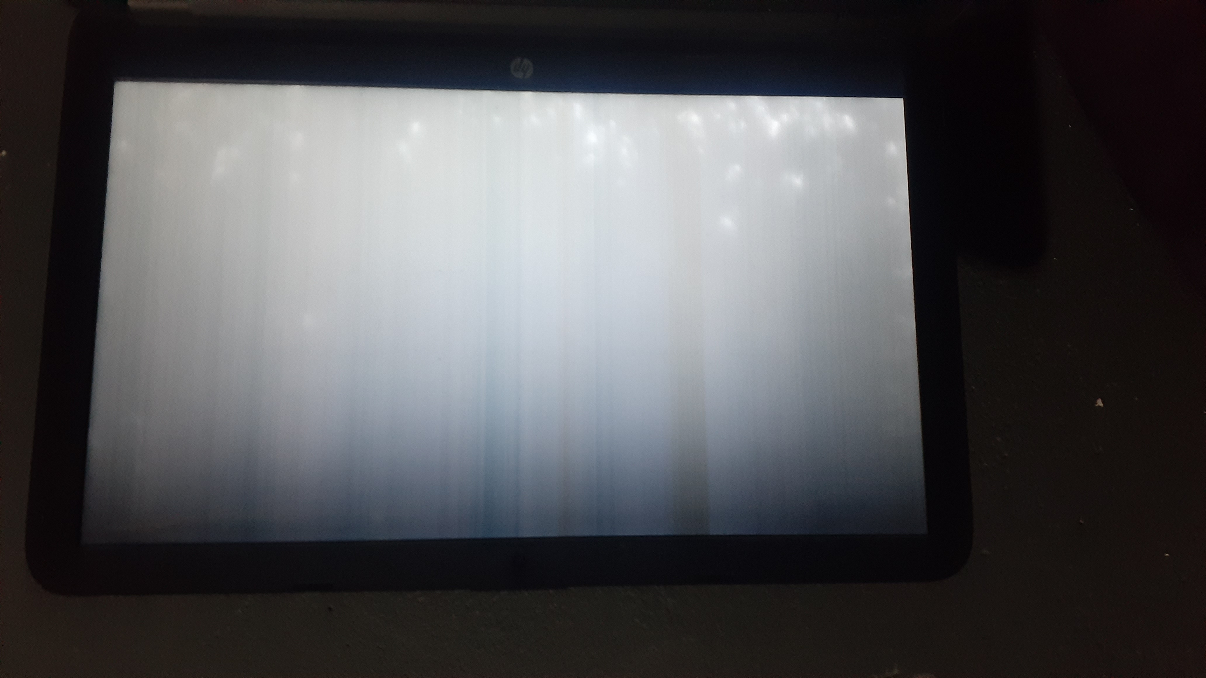Laptop screen is not displaying anymore but 2hours ago it wa... - HP ...