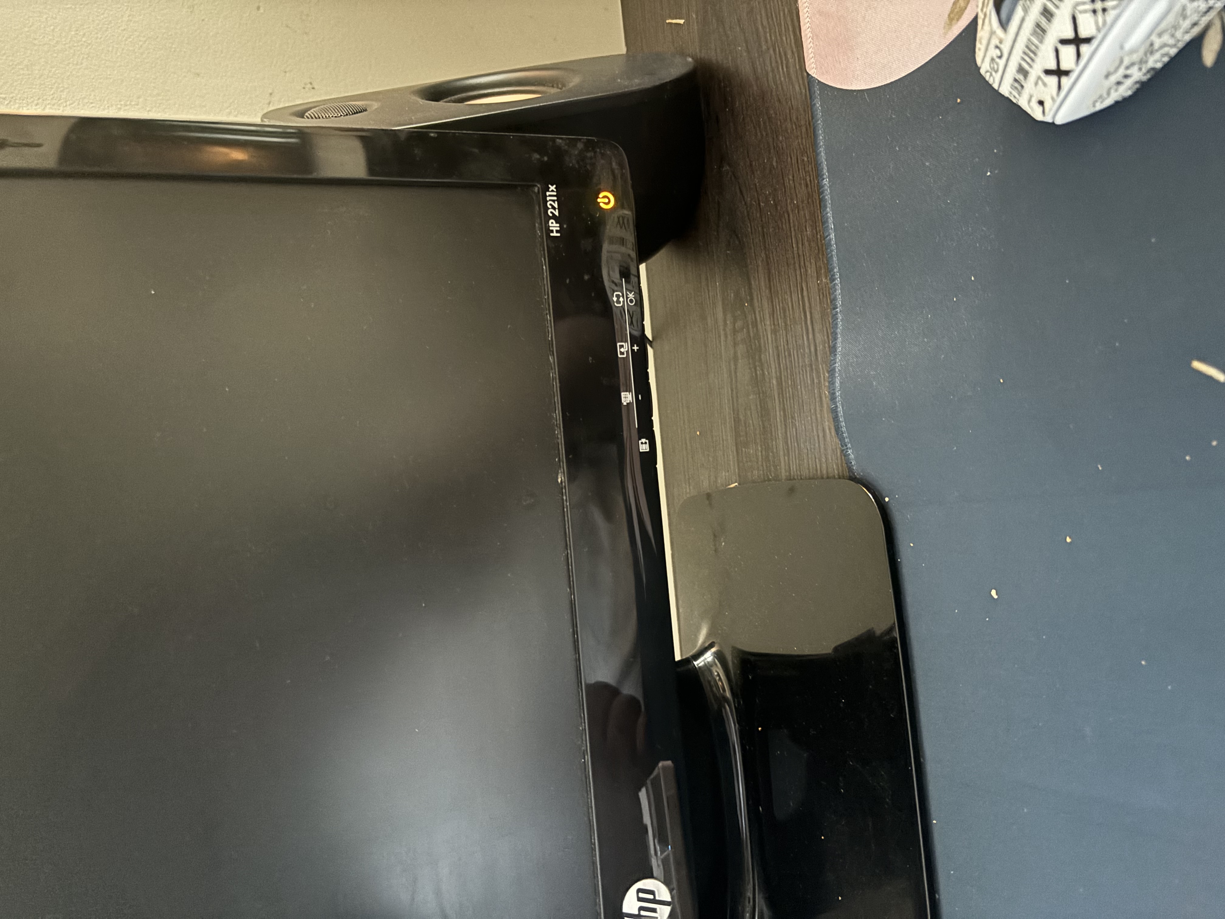My HP 2211x Monitor is flashing amber - HP Support Community - 9031030