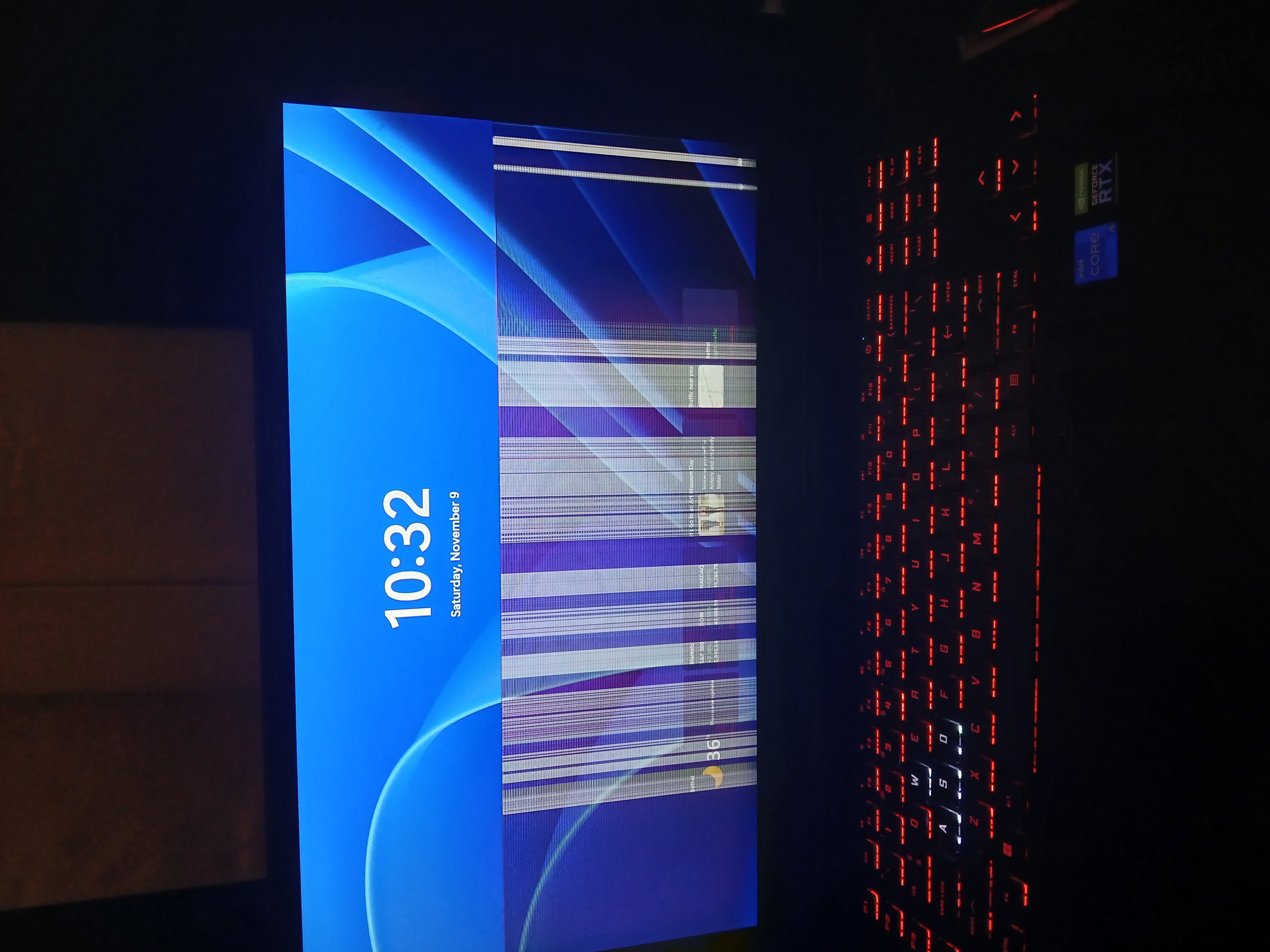 My laptop's screen has pixels that are stretched and has lin... - HP ...
