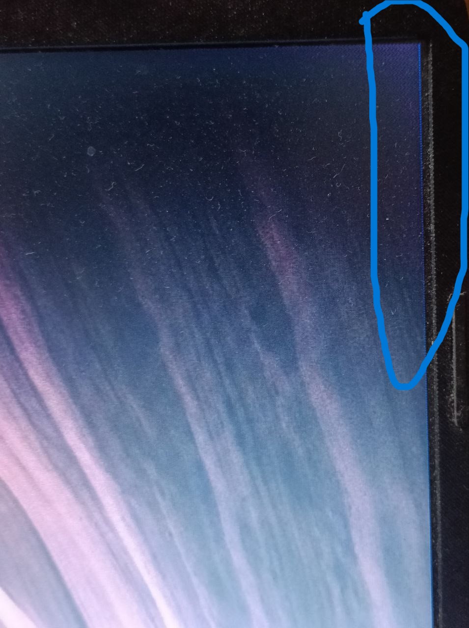 Solved: Yellow color line and white glow on left top and bottom