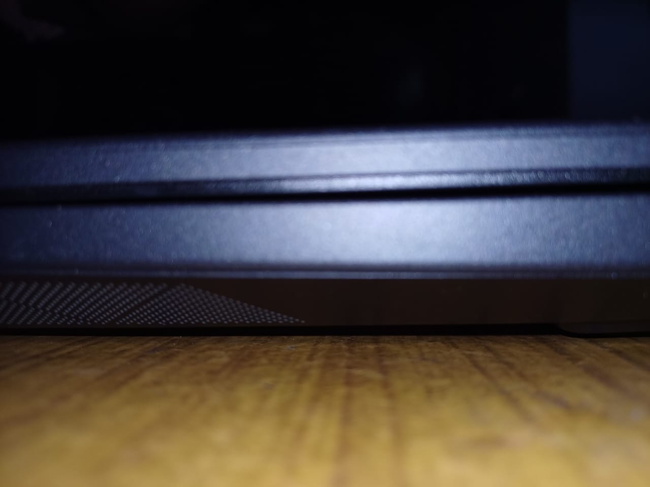 To know about the lid closing gap . - HP Support Community - 9270640